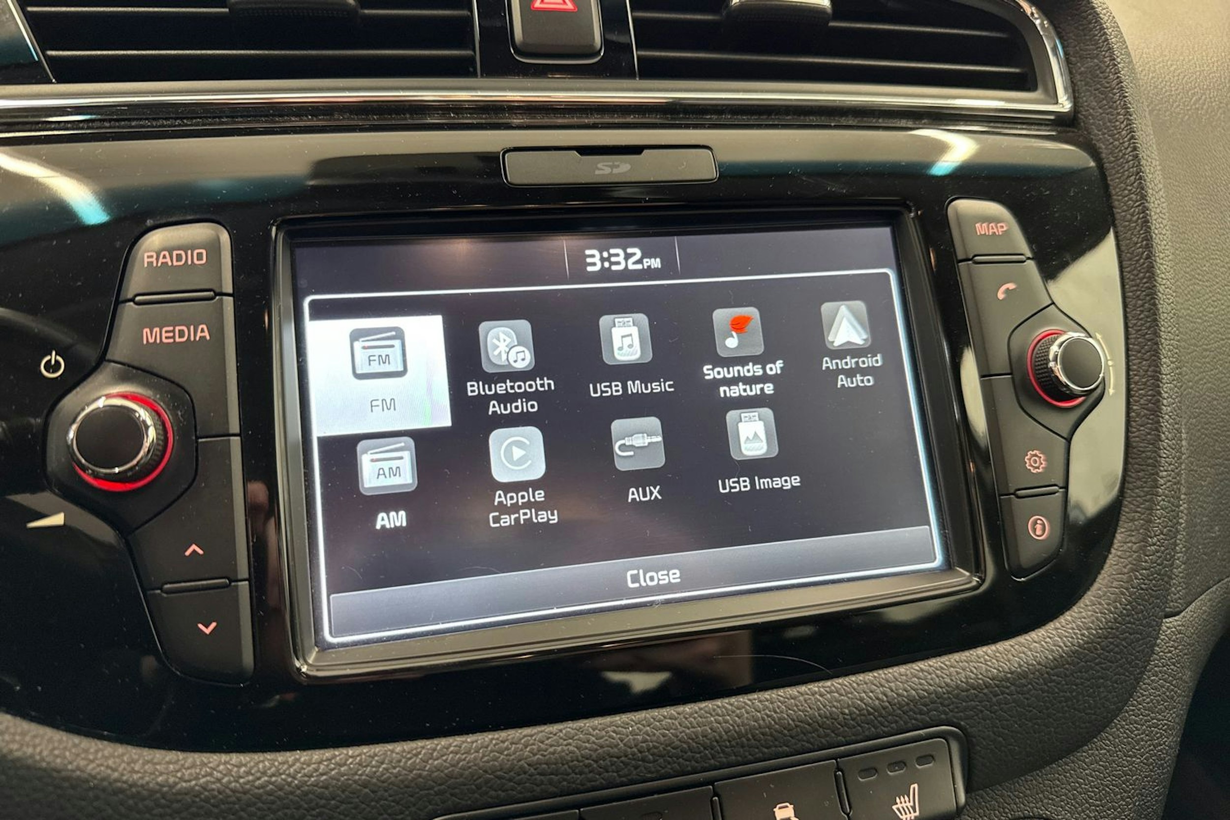 Valkoinen Kia cee'd 2018 kuva 20.