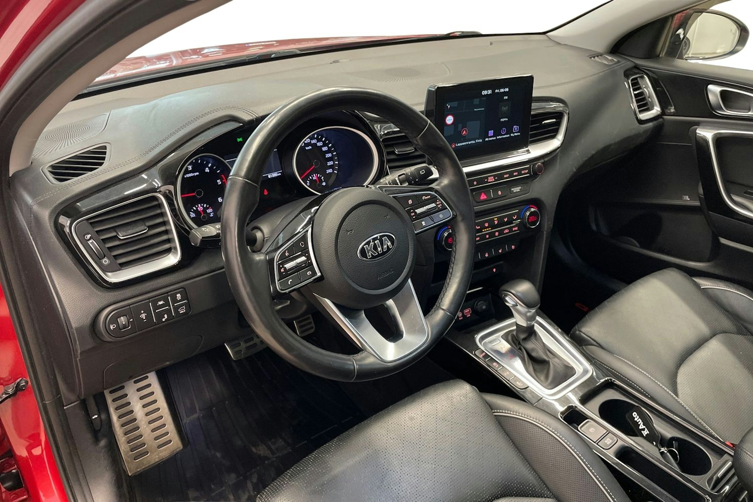 Punainen Kia ceed 2018 kuva 7.