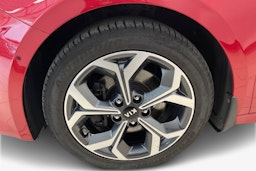 Punainen Kia ceed 2018 kuva 11.