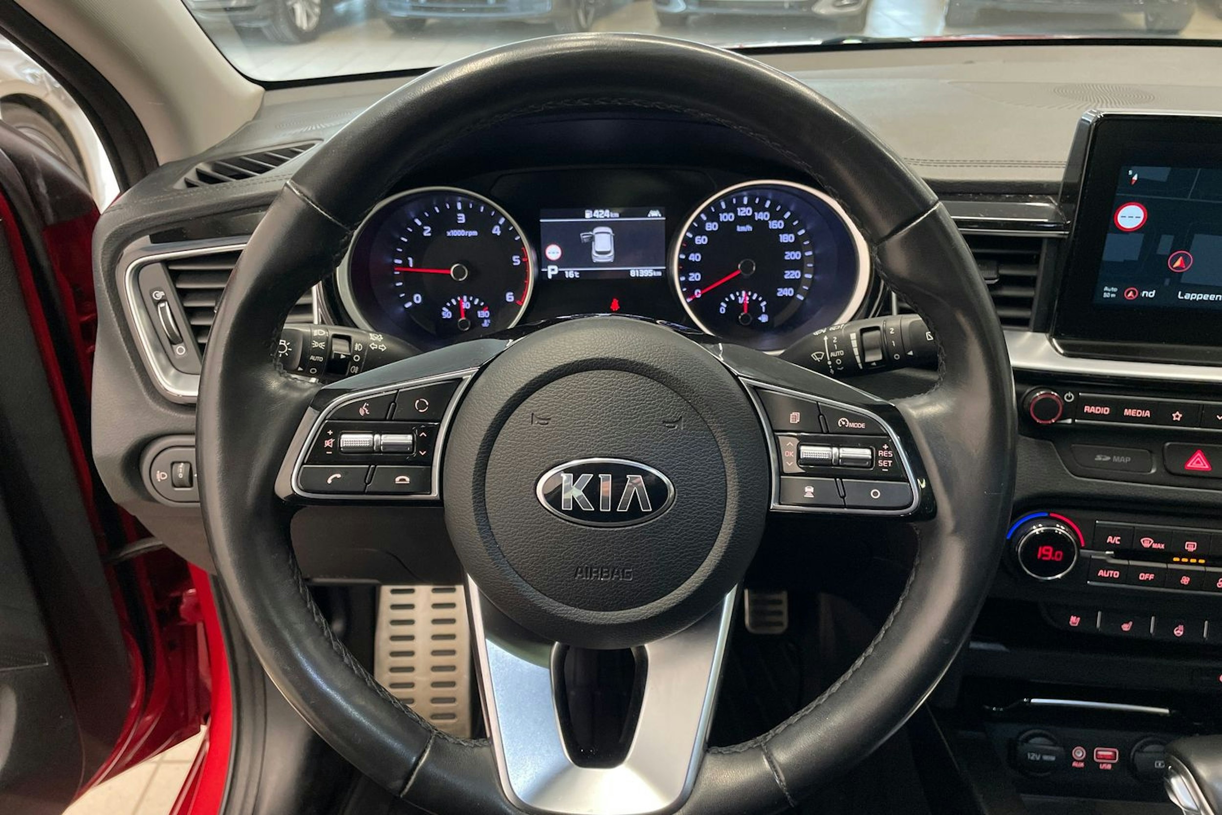 Punainen Kia ceed 2018 kuva 14.