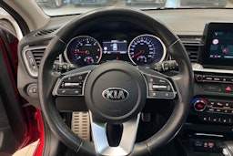 Punainen Kia ceed 2018 kuva 14.