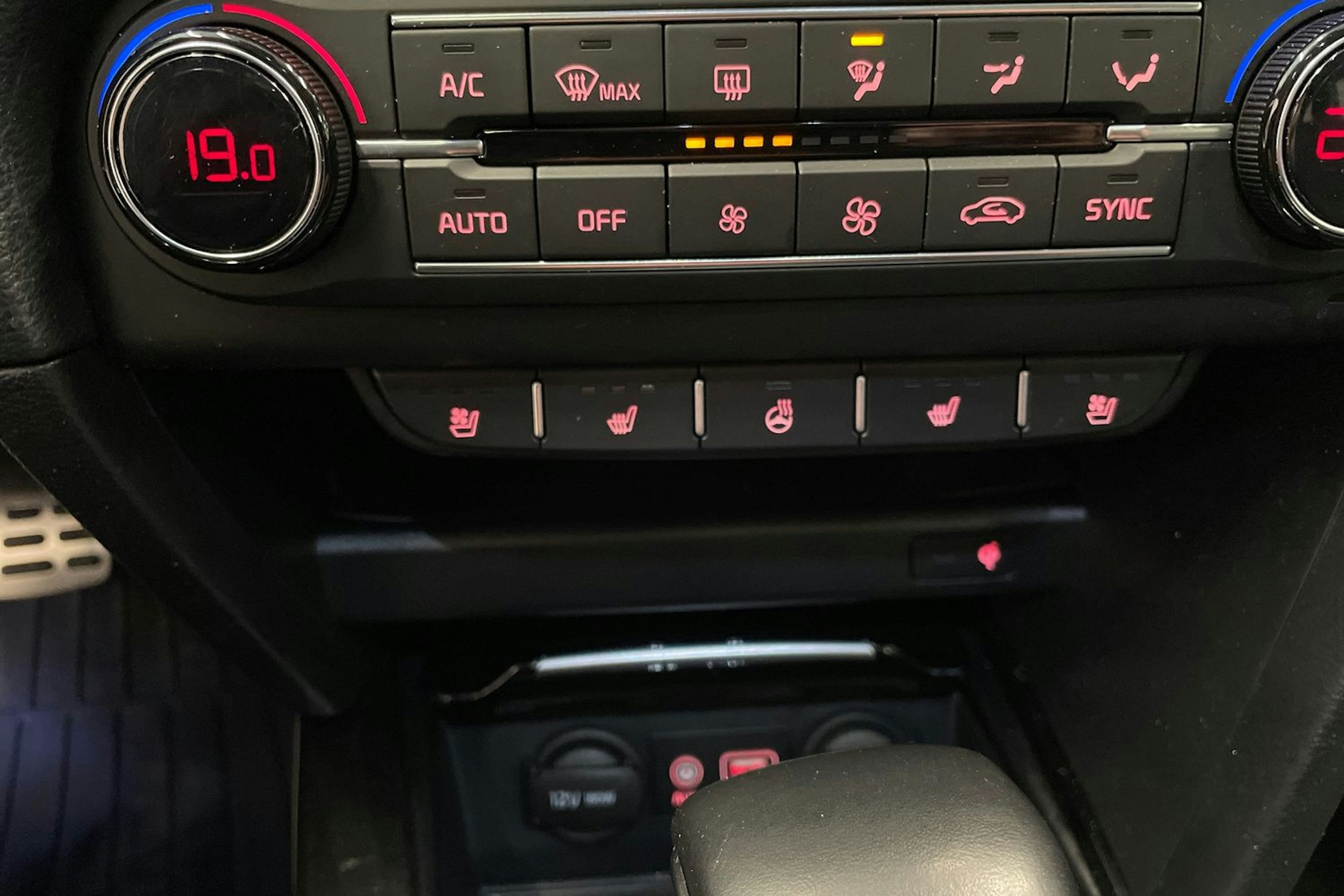 Punainen Kia ceed 2018 kuva 19.