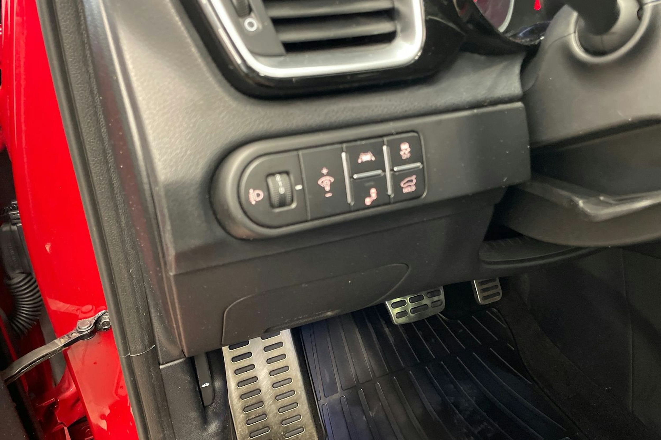 Punainen Kia ceed 2018 kuva 20.