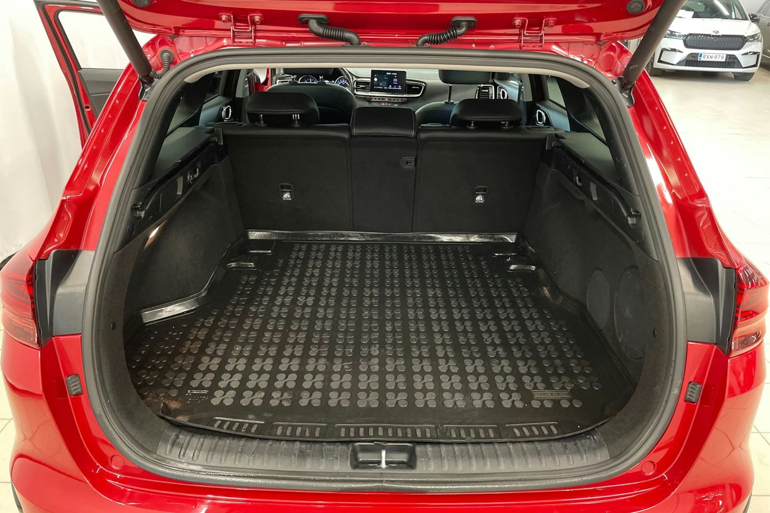 Punainen Kia ceed 2018 kuva 24.