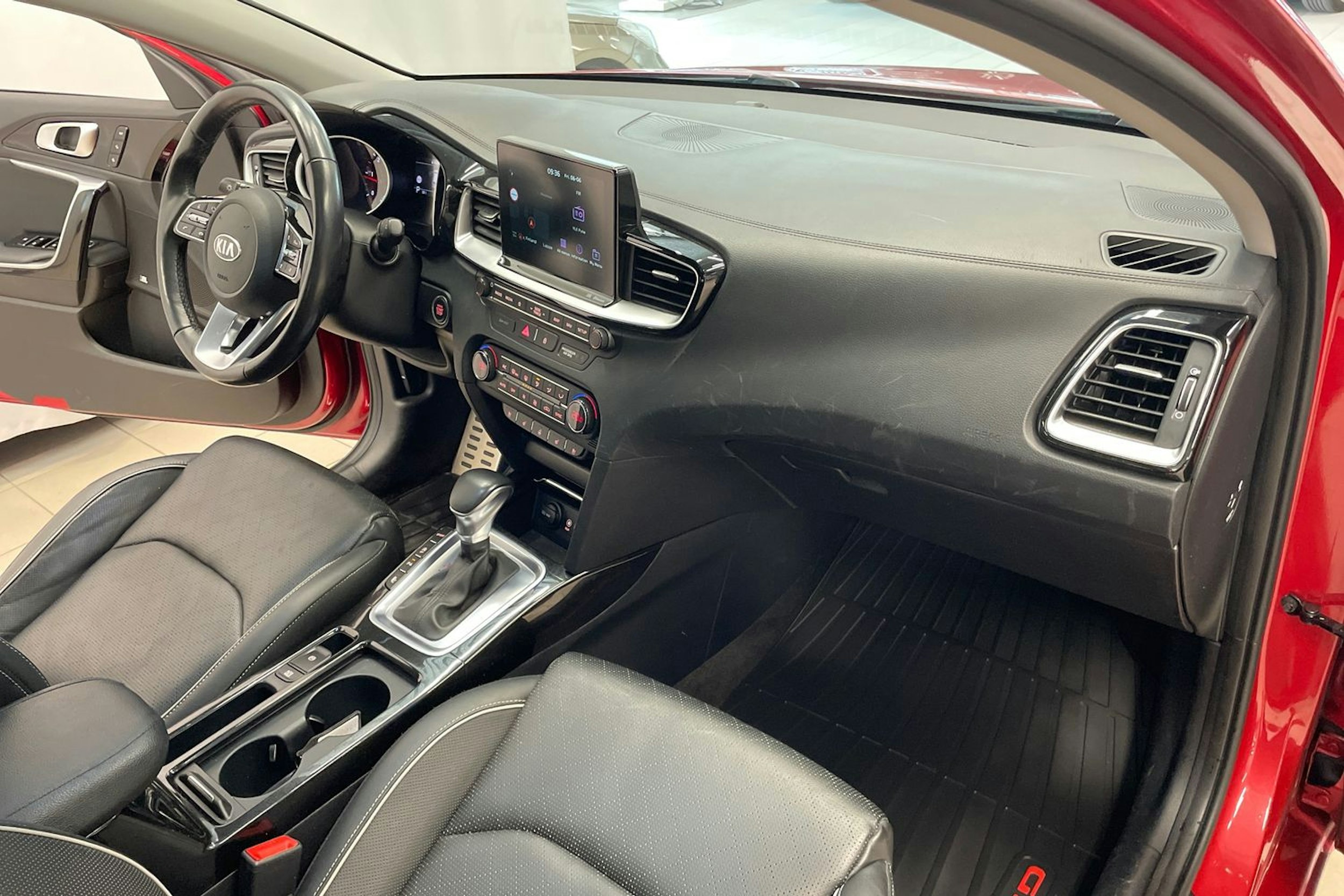 Punainen Kia ceed 2018 kuva 29.