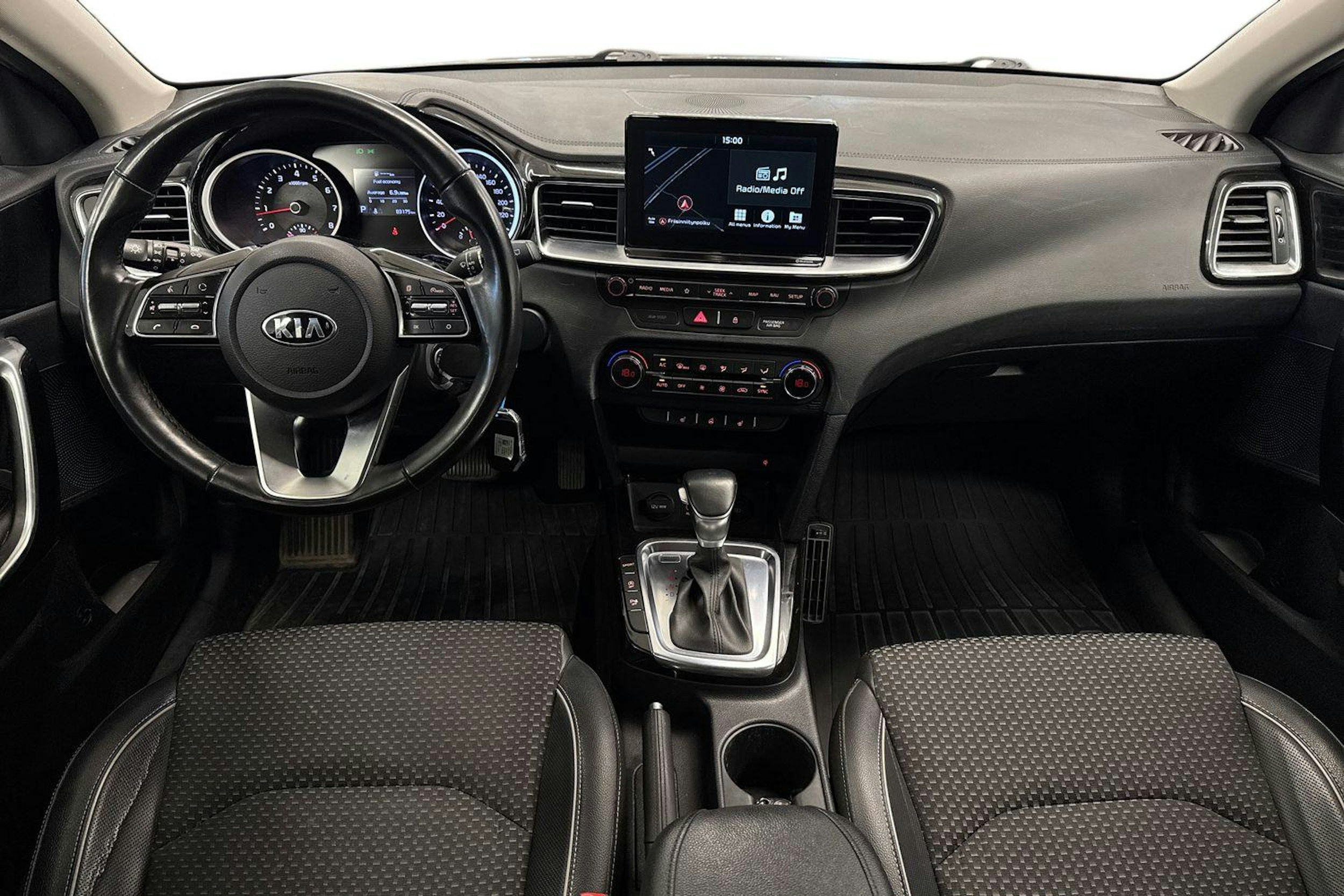 musta Kia Ceed 2018 kuva 7.