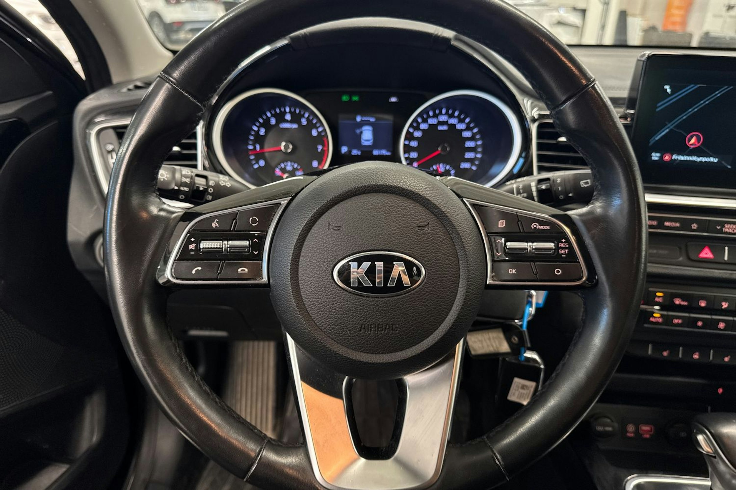 musta Kia Ceed 2018 kuva 11.