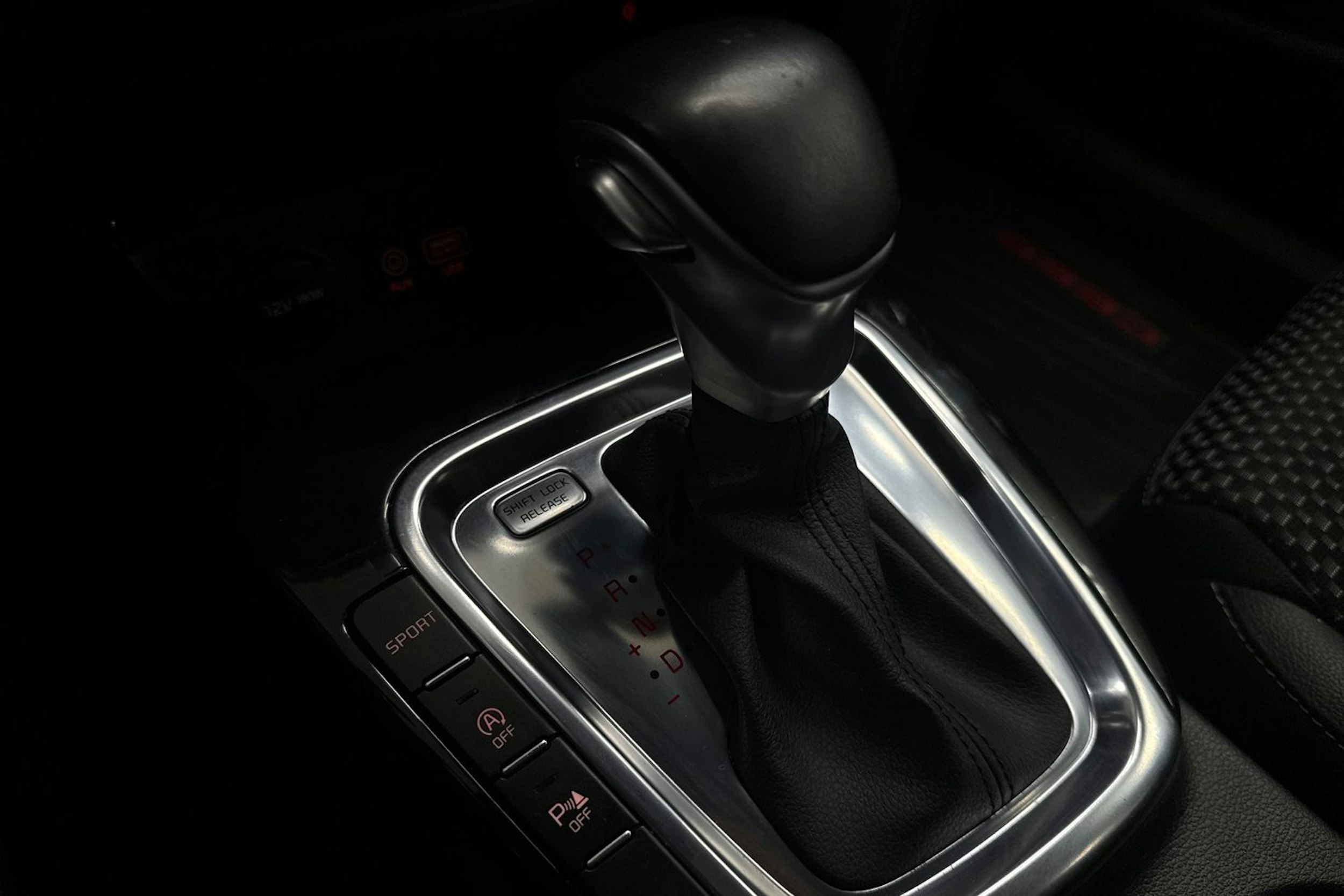 musta Kia Ceed 2018 kuva 25.
