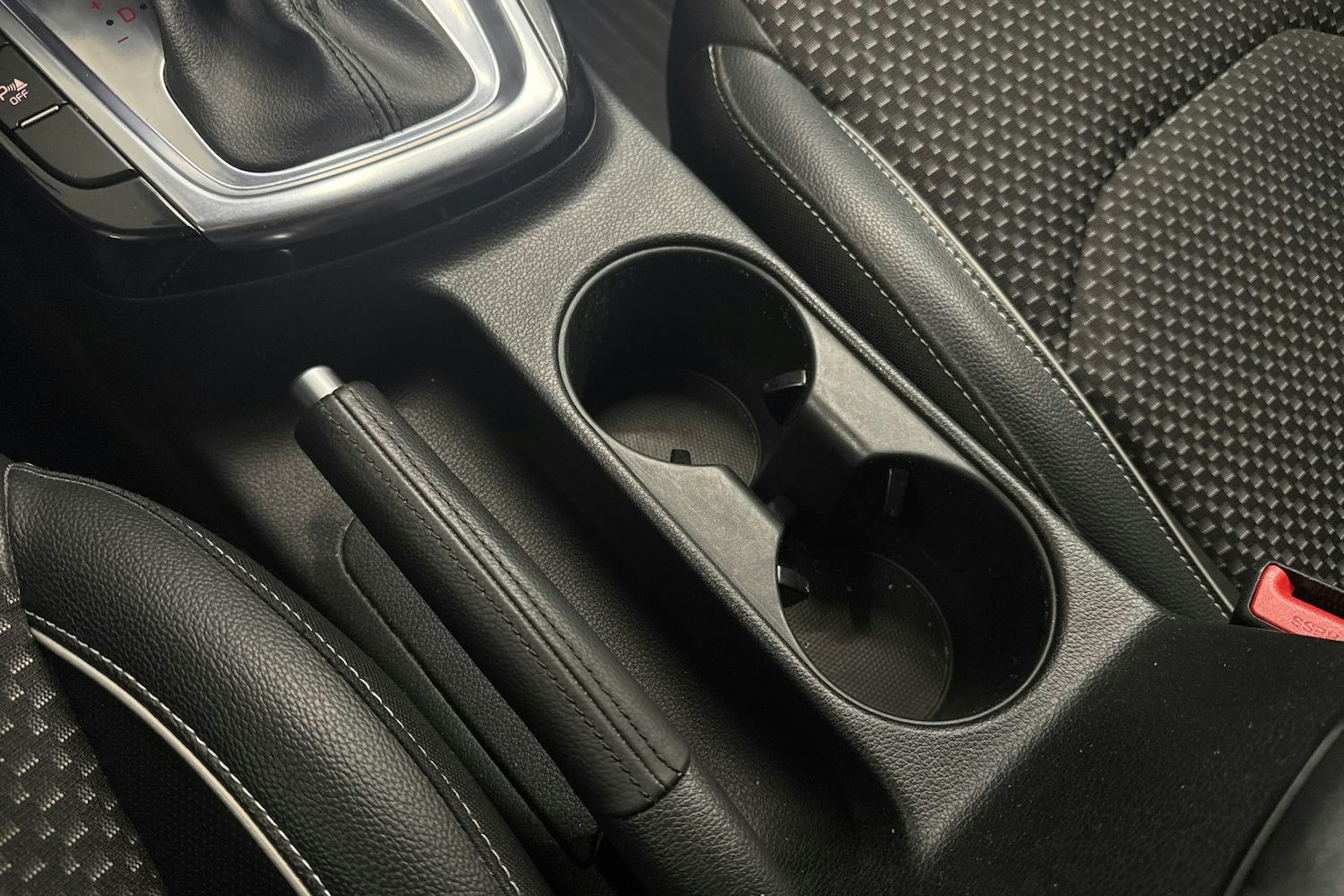 musta Kia Ceed 2018 kuva 26.