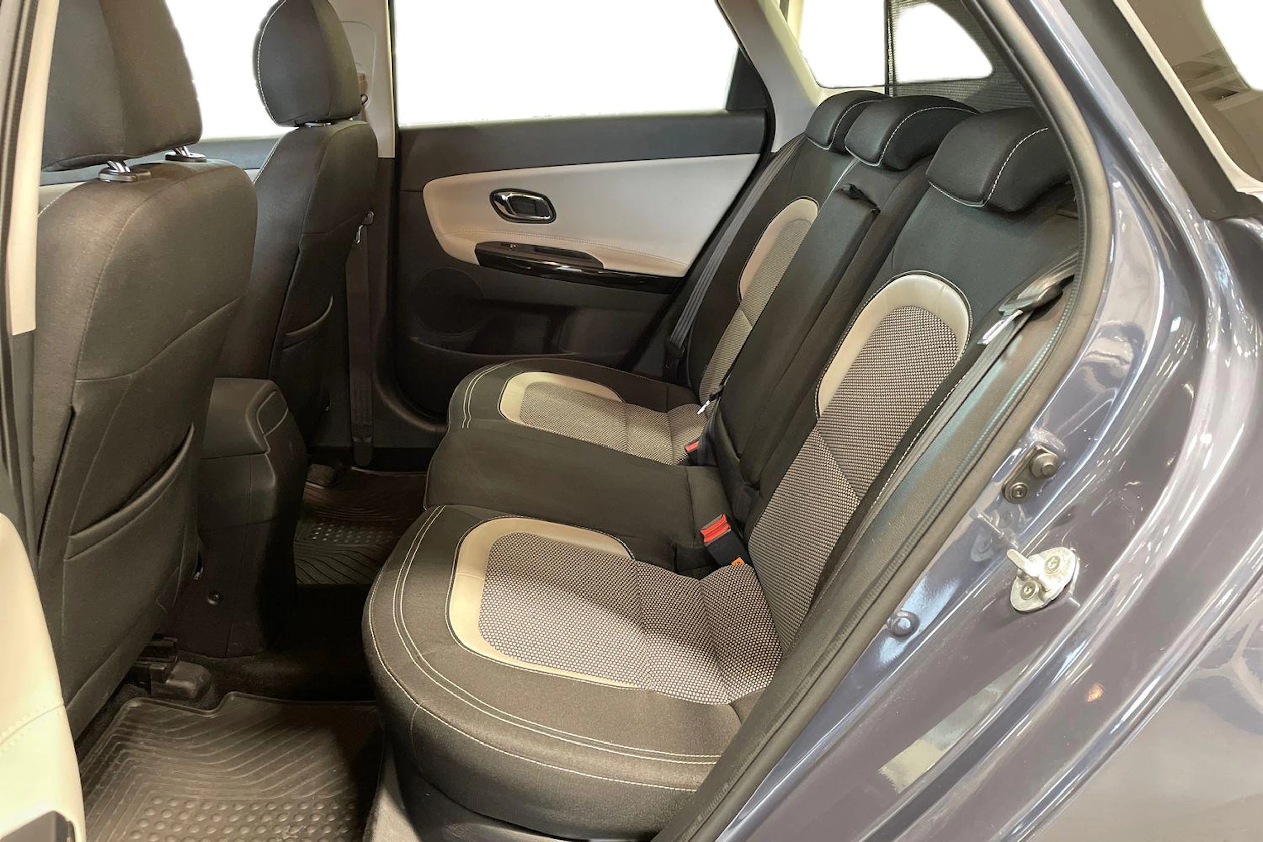 sininen Kia Ceed 2018 kuva 8.