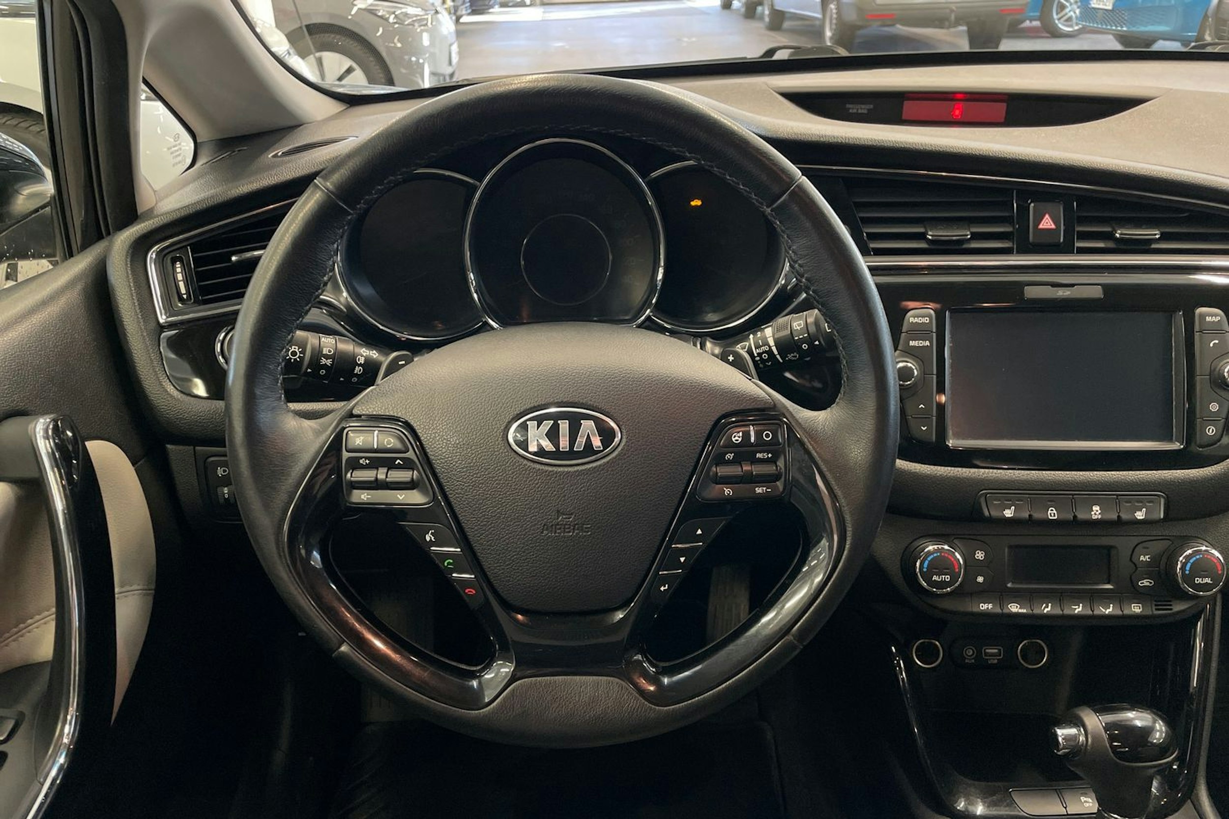 Musta Kia cee'd 2018 kuva 12.