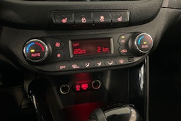 Musta Kia cee'd 2018 kuva 15.