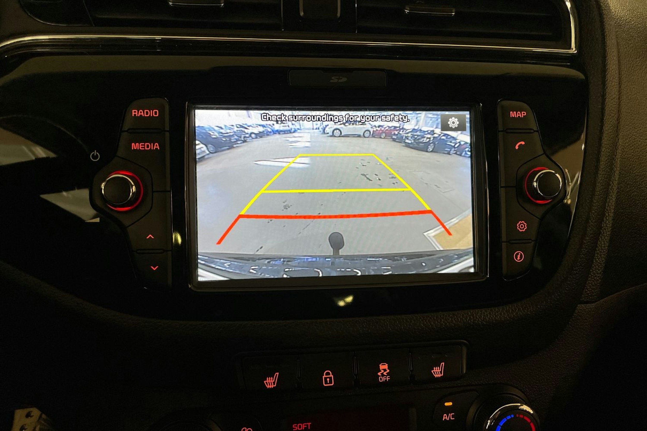 Musta Kia cee'd 2018 kuva 18.