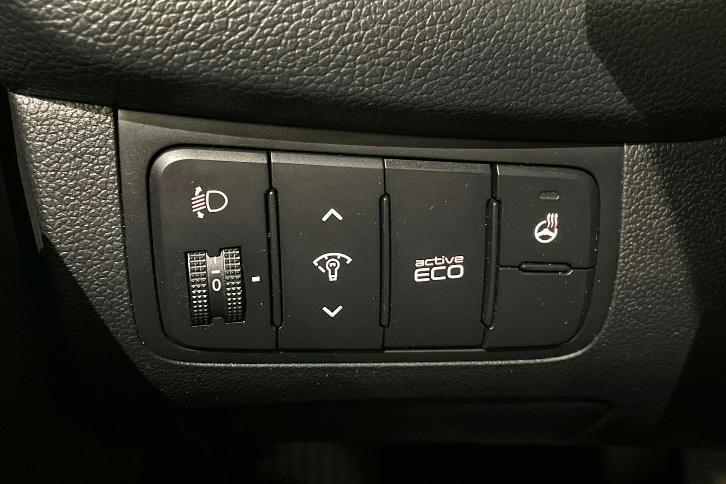 Musta Kia cee'd 2018 kuva 20.