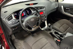 punainen Kia Ceed 2018 kuva 3.
