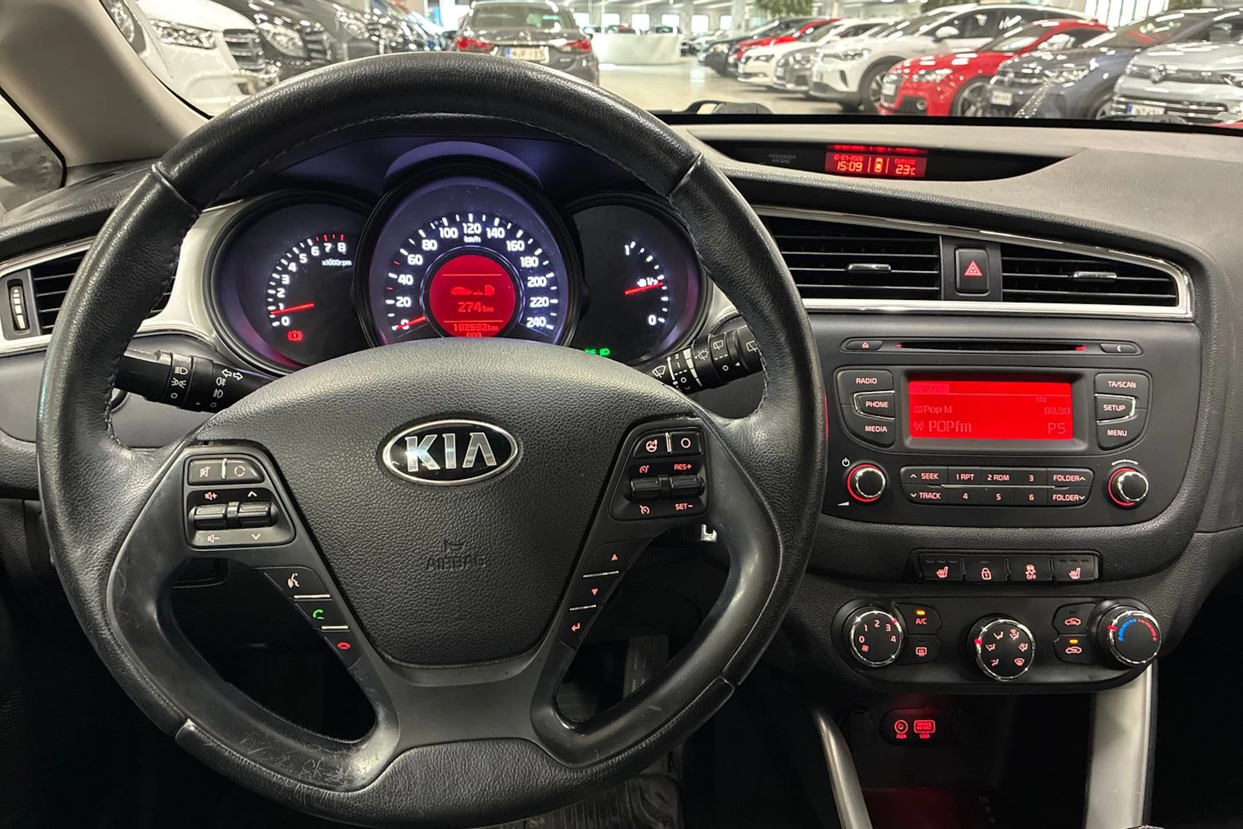 punainen Kia Ceed 2018 kuva 4.