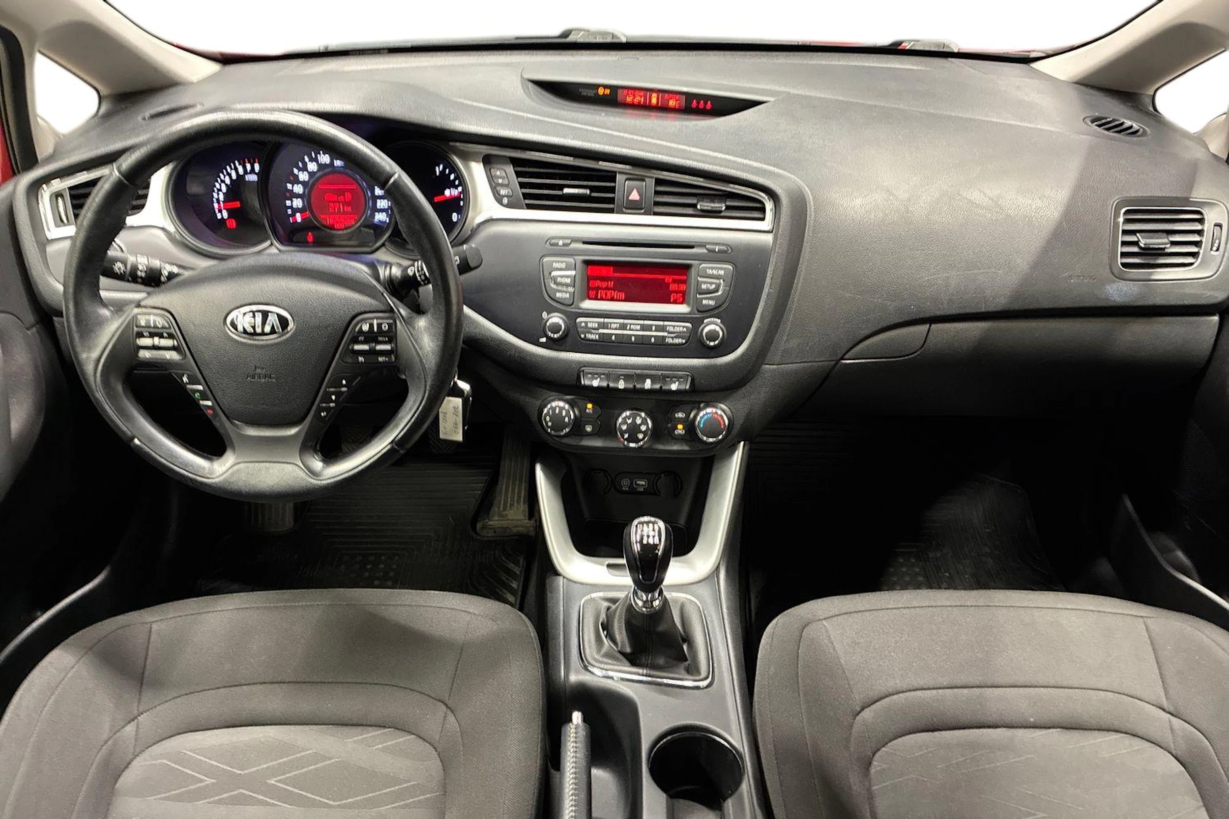 punainen Kia Ceed 2018 kuva 7.