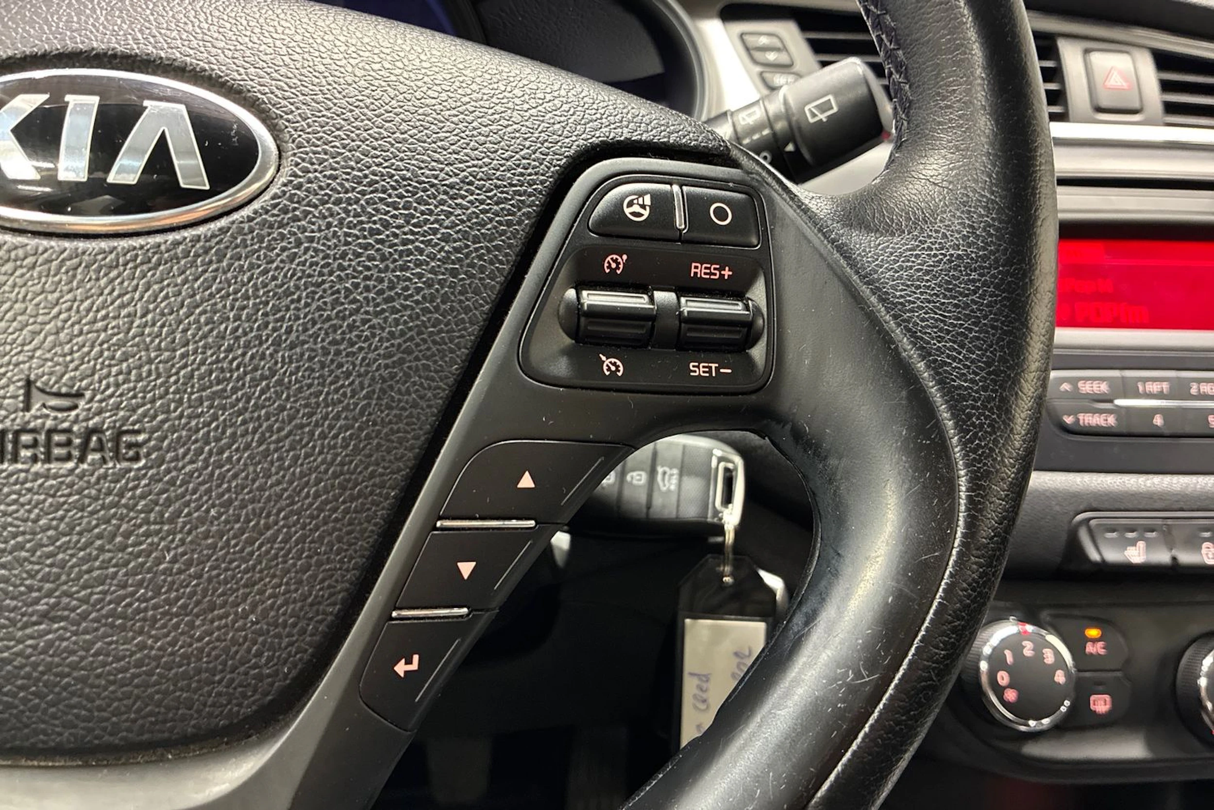 punainen Kia Ceed 2018 kuva 14.