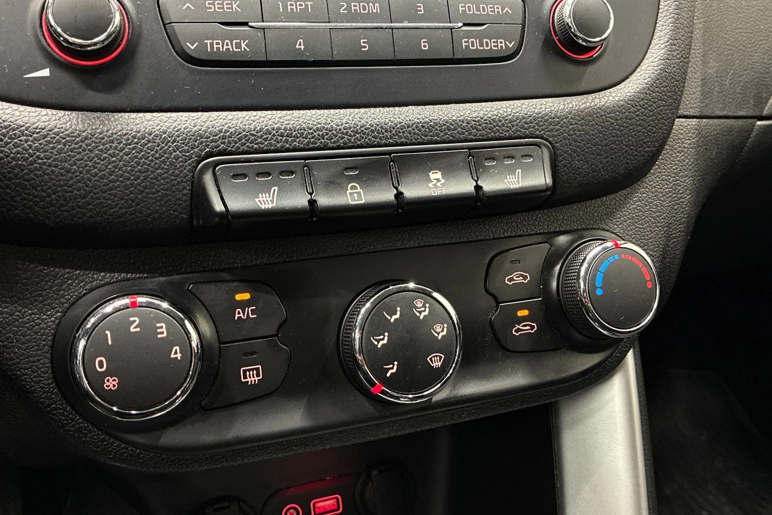punainen Kia Ceed 2018 kuva 20.