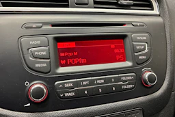 punainen Kia Ceed 2018 kuva 21.