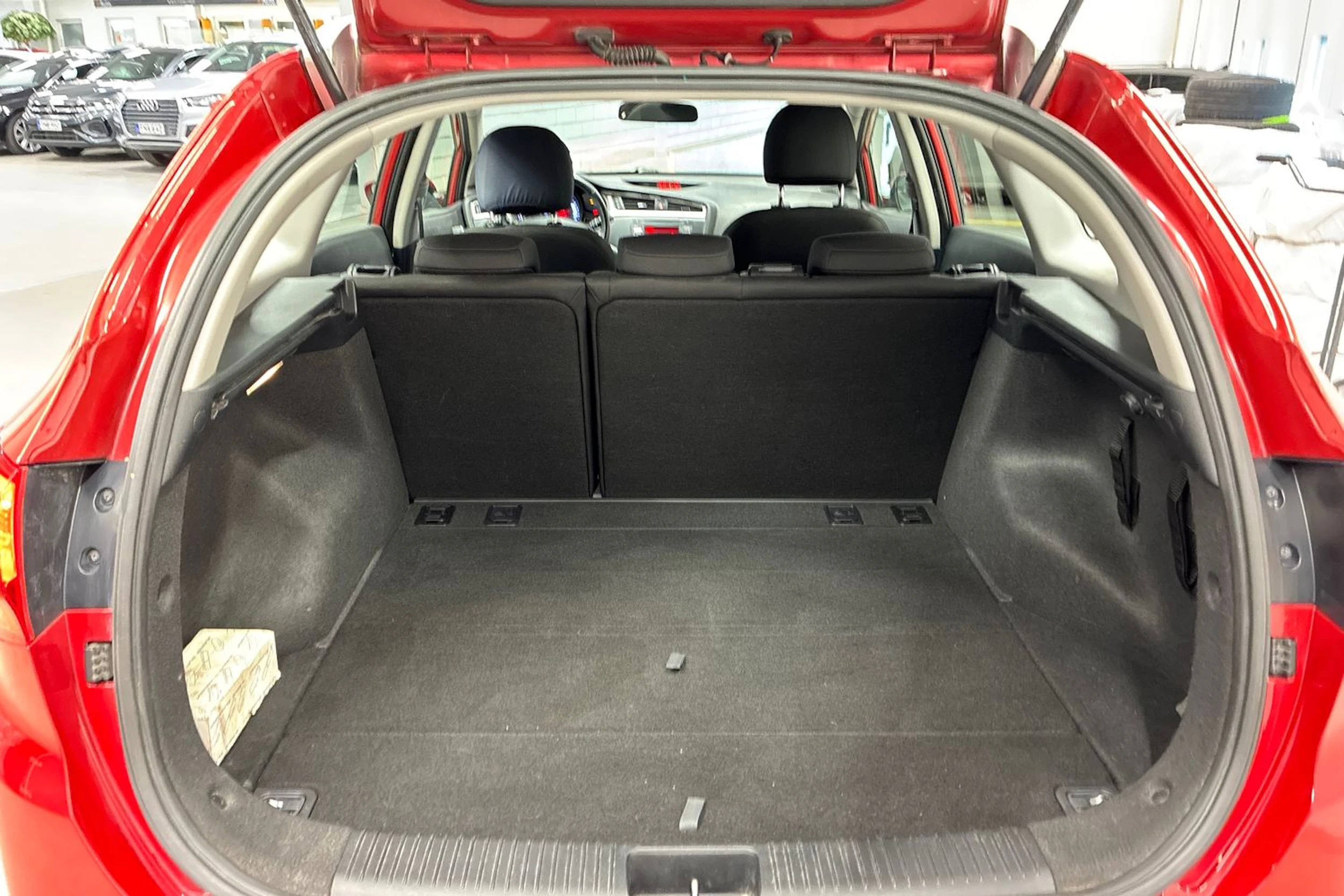 punainen Kia Ceed 2018 kuva 23.