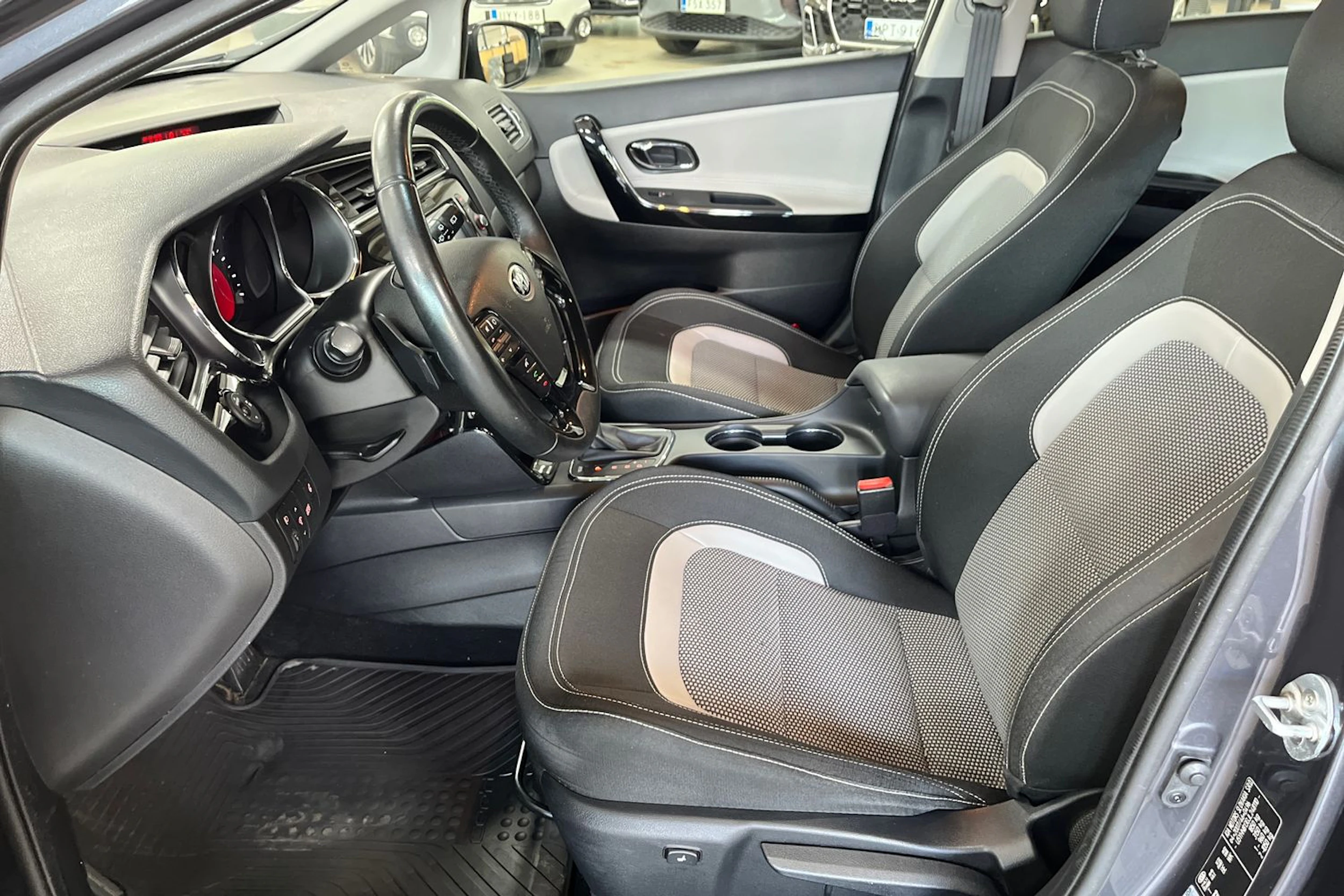 Harmaa Kia Ceed 2018 kuva 17.