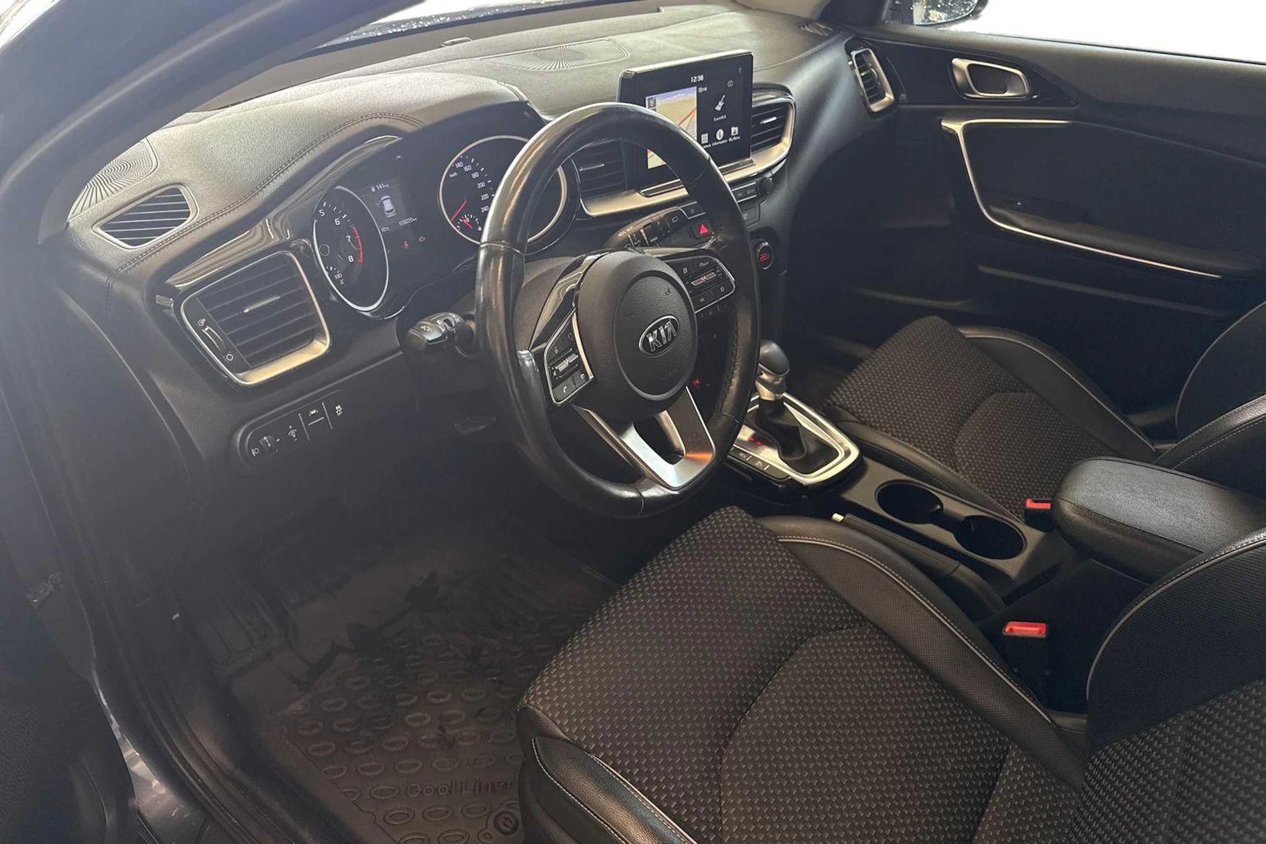 Sininen Kia ceed 2018 kuva 3.