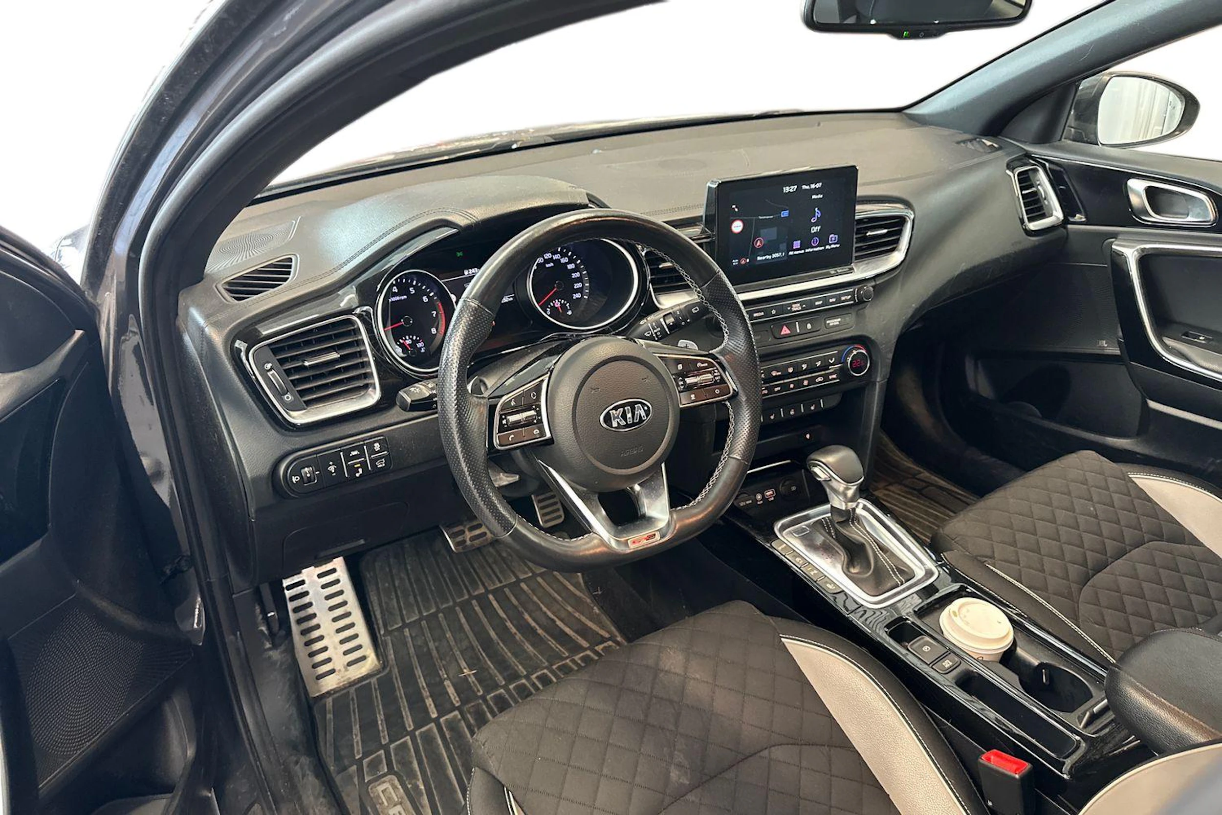harmaa Kia Ceed 2019 kuva 3.