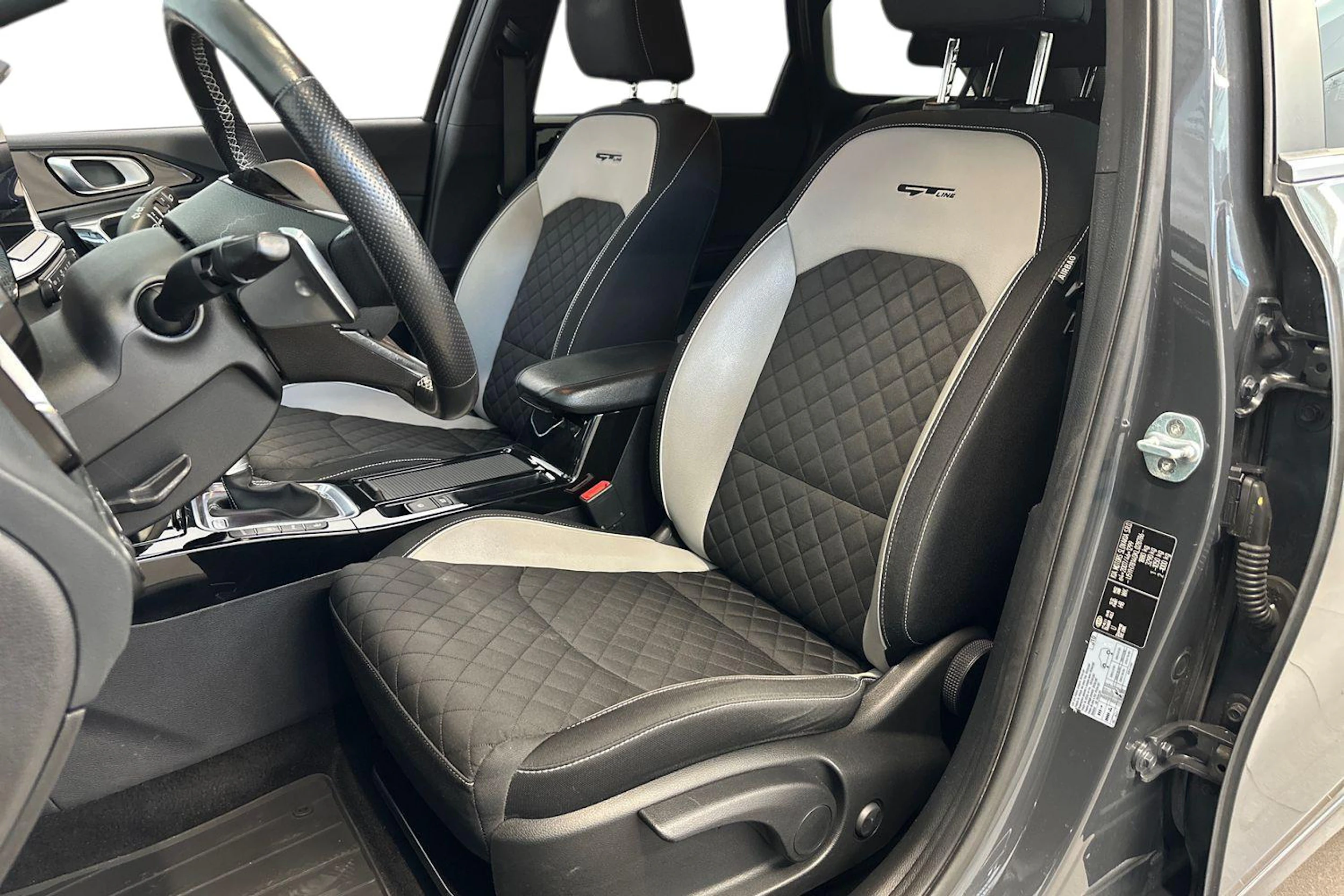 harmaa Kia Ceed 2019 kuva 7.