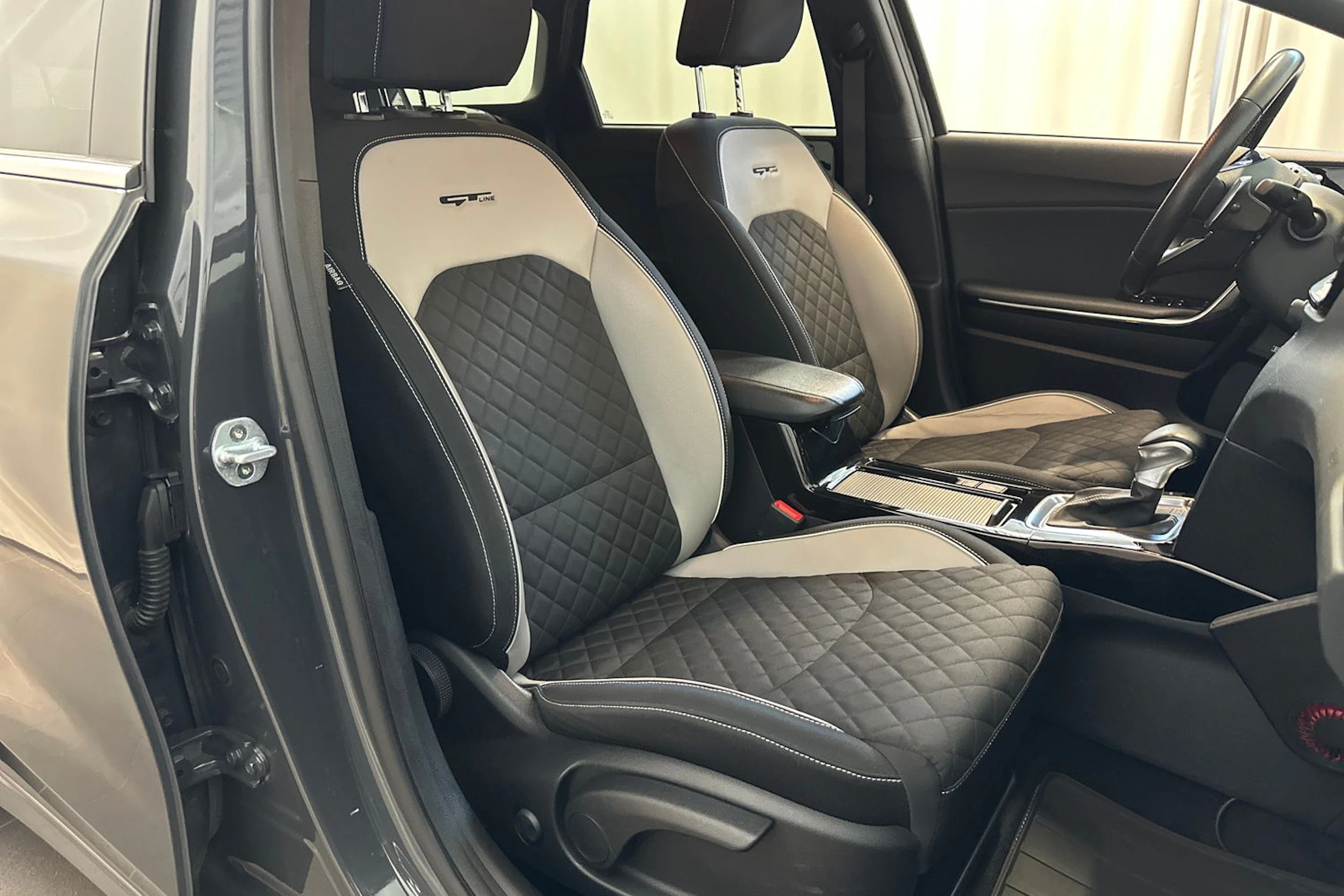 harmaa Kia Ceed 2019 kuva 11.