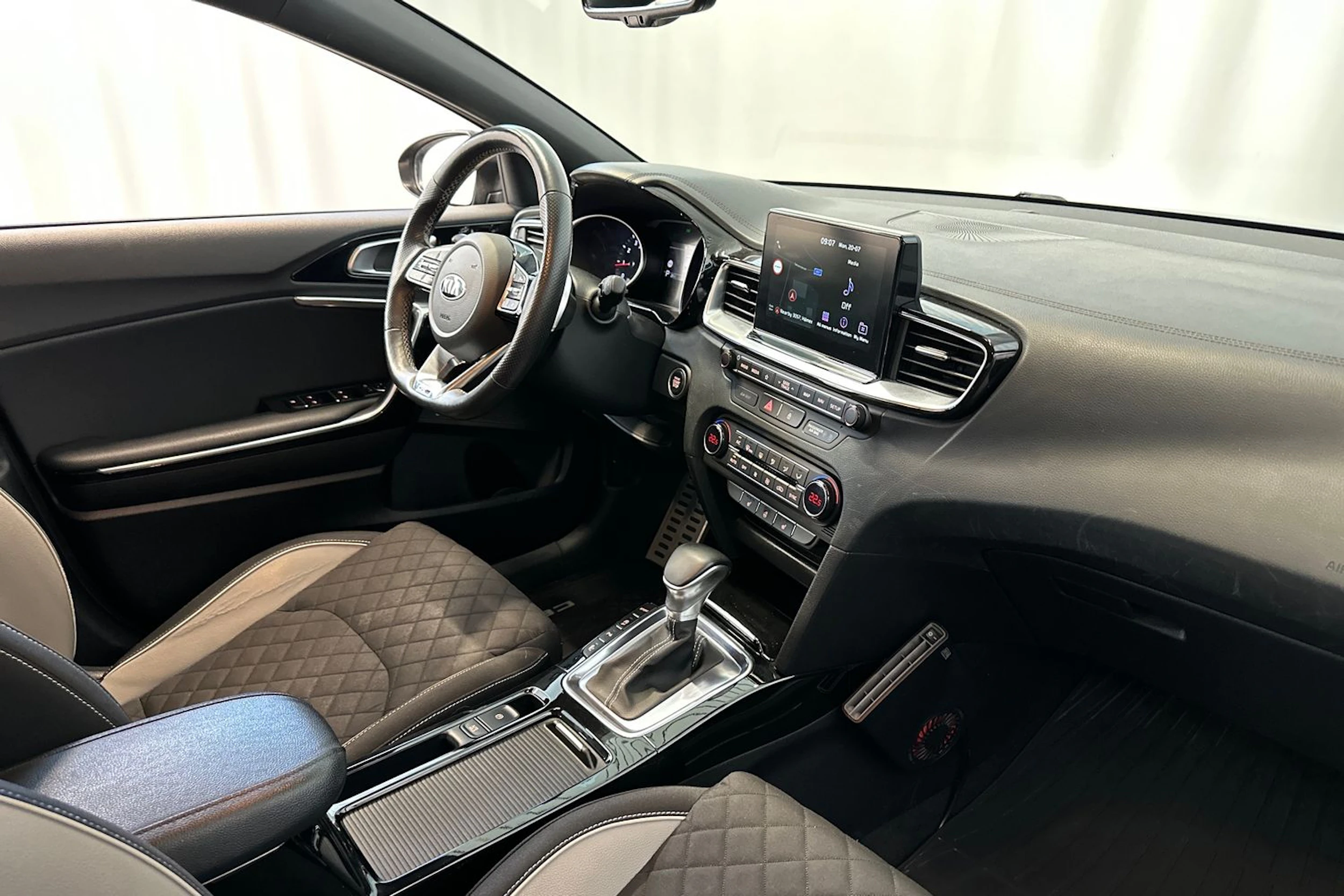 harmaa Kia Ceed 2019 kuva 12.