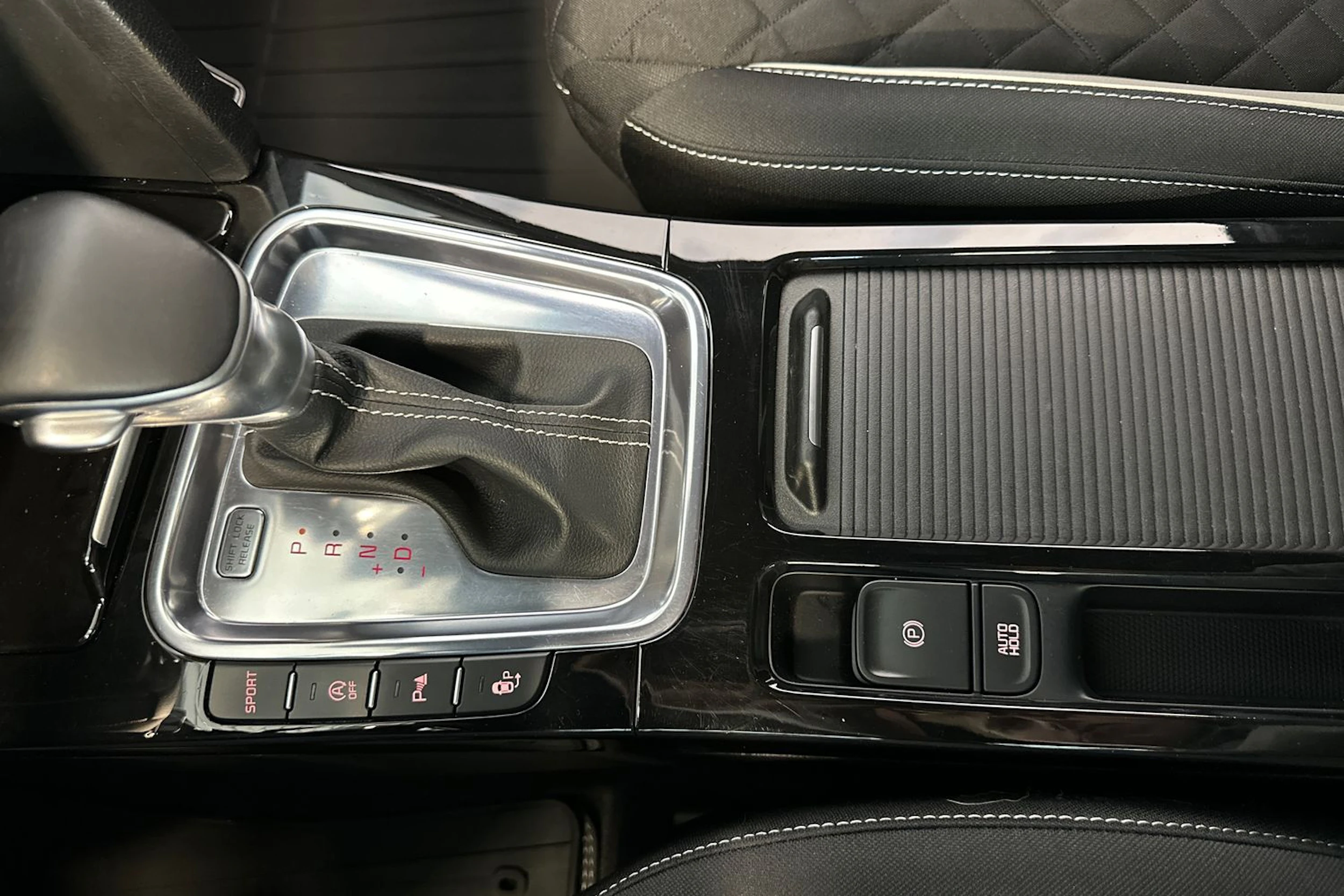harmaa Kia Ceed 2019 kuva 20.