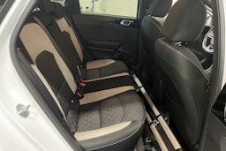 valkoinen Kia Ceed 2019 kuva 17.