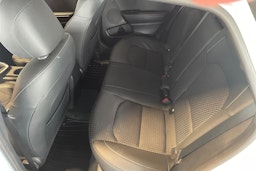 valkoinen Kia Ceed 2019 kuva 10.