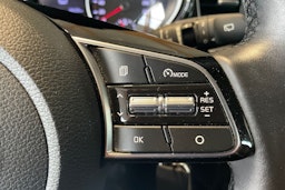 valkoinen Kia Ceed 2019 kuva 17.