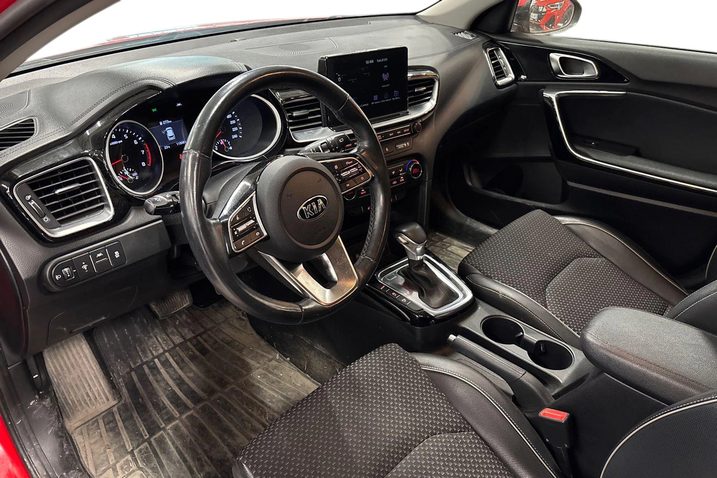 punainen Kia Ceed 2019 kuva 3.