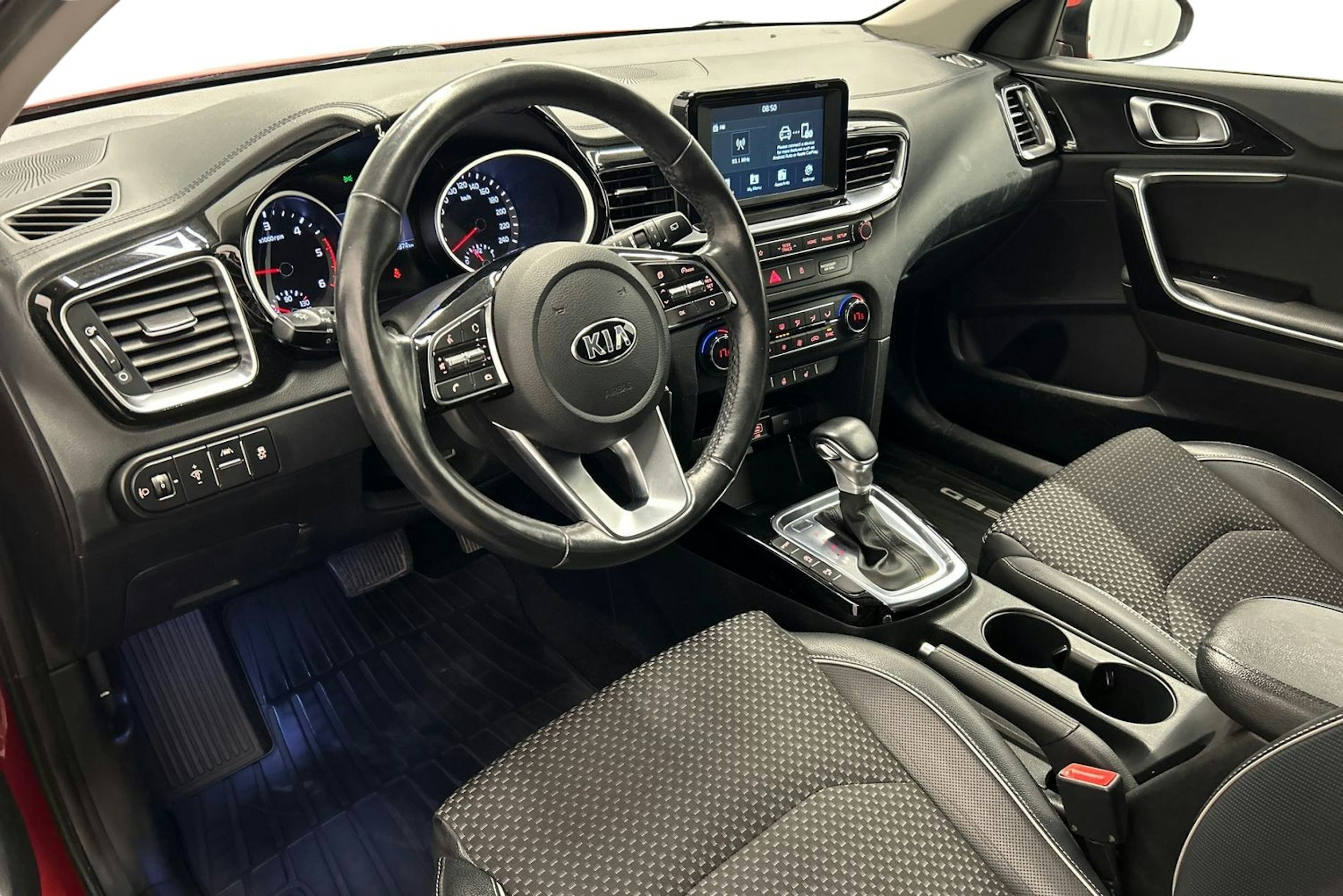 punainen Kia Ceed 2019 kuva 7.
