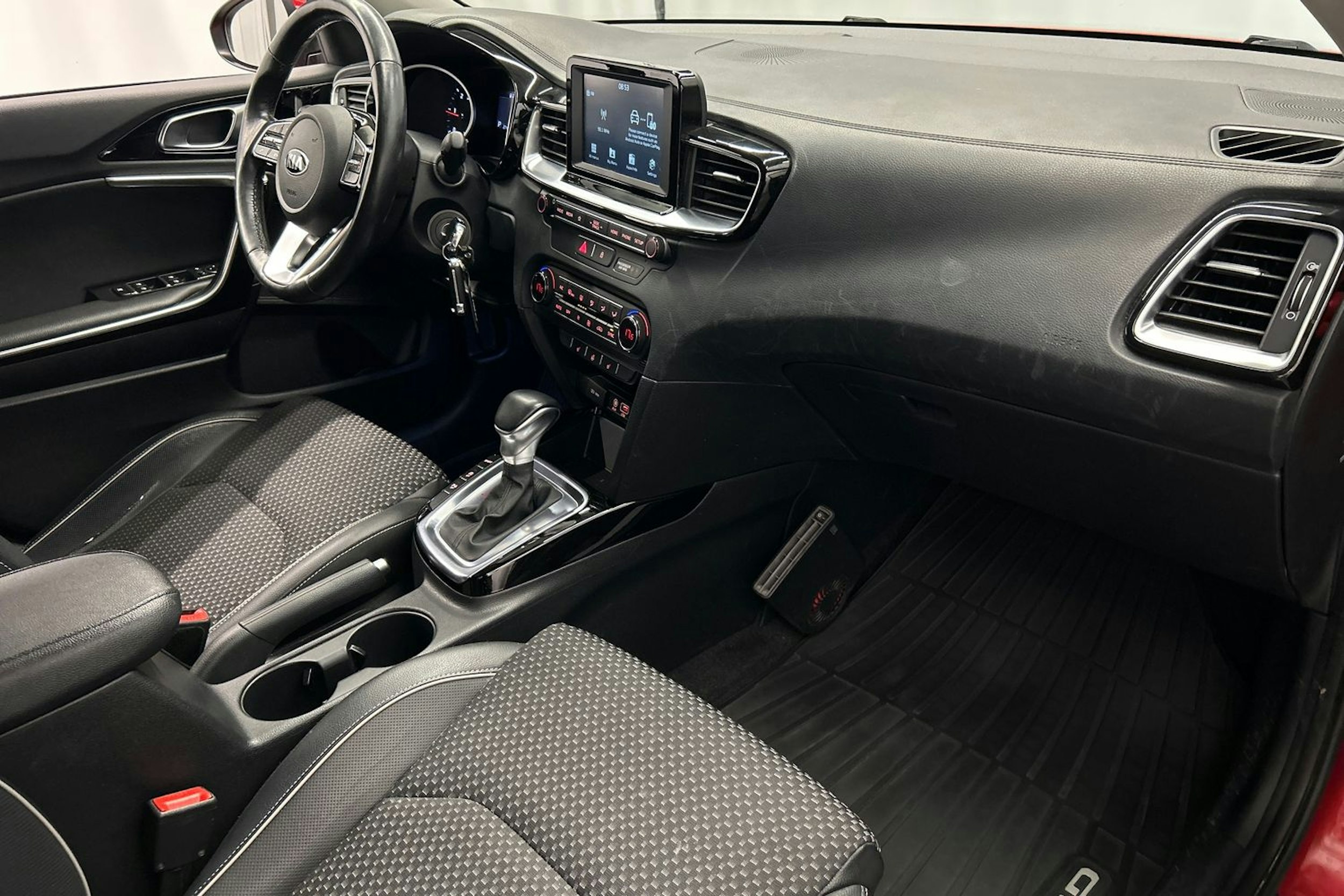punainen Kia Ceed 2019 kuva 16.