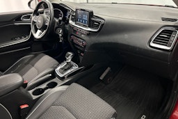 punainen Kia Ceed 2019 kuva 16.