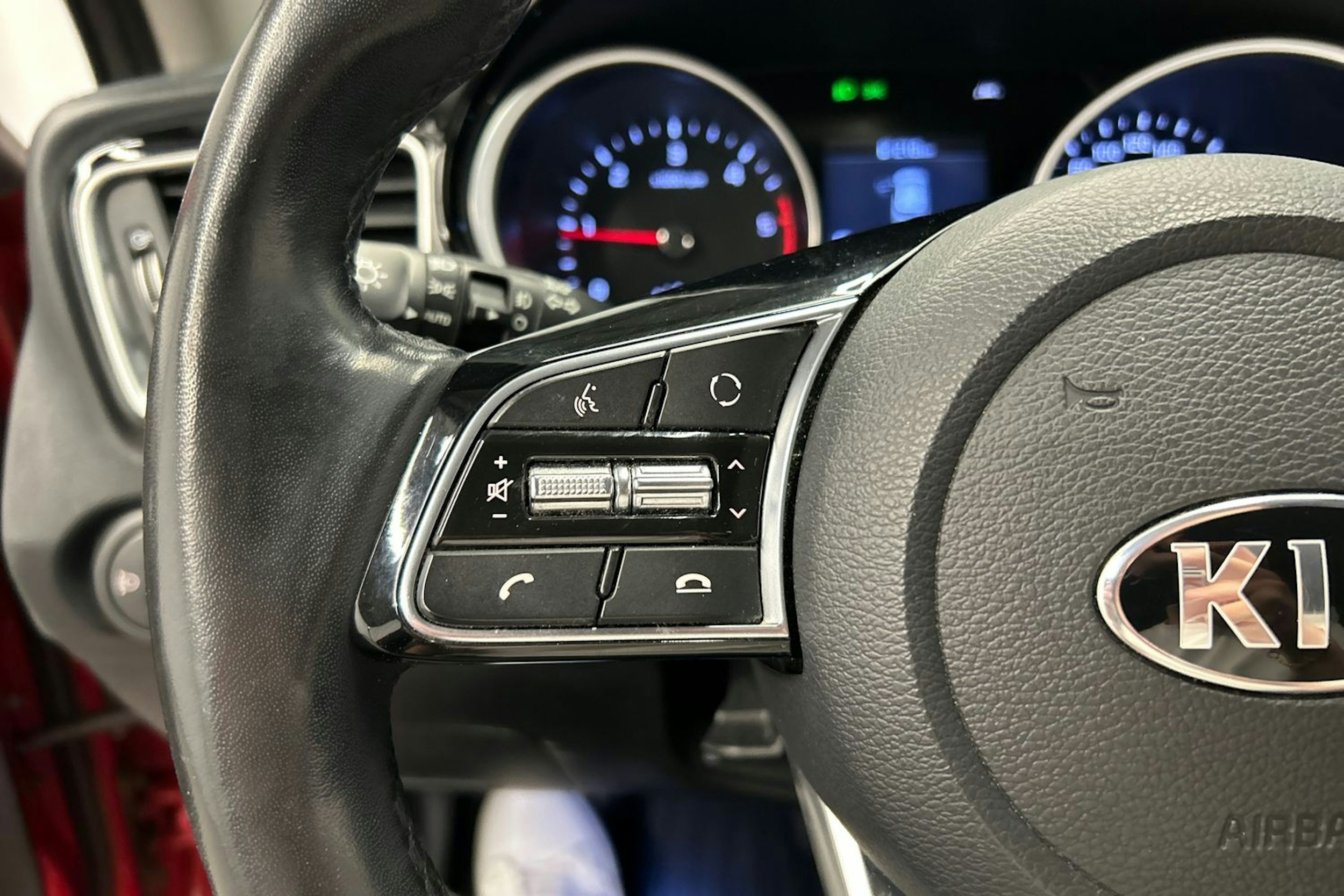 punainen Kia Ceed 2019 kuva 21.