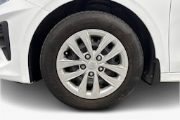 valkoinen Kia Ceed 2019 kuva 9.
