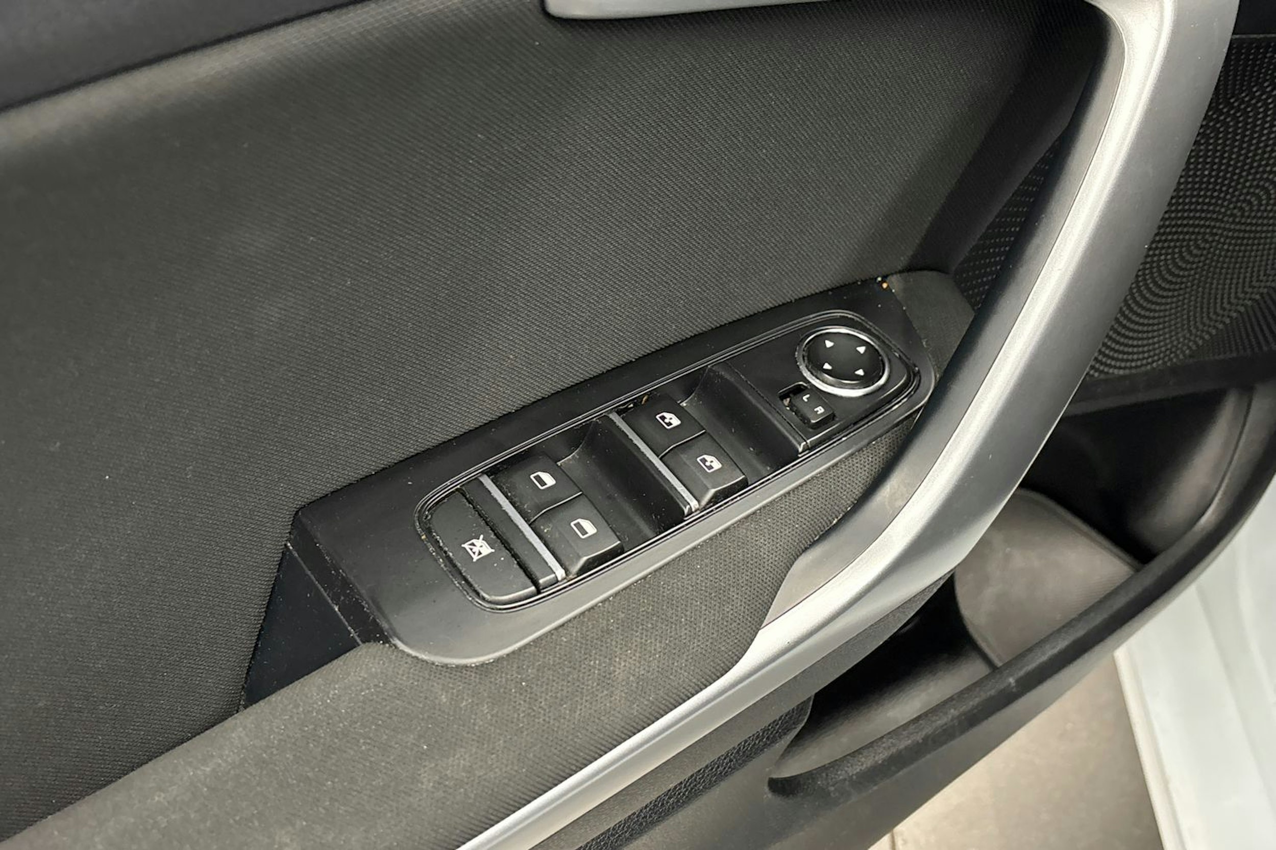 valkoinen Kia Ceed 2019 kuva 13.