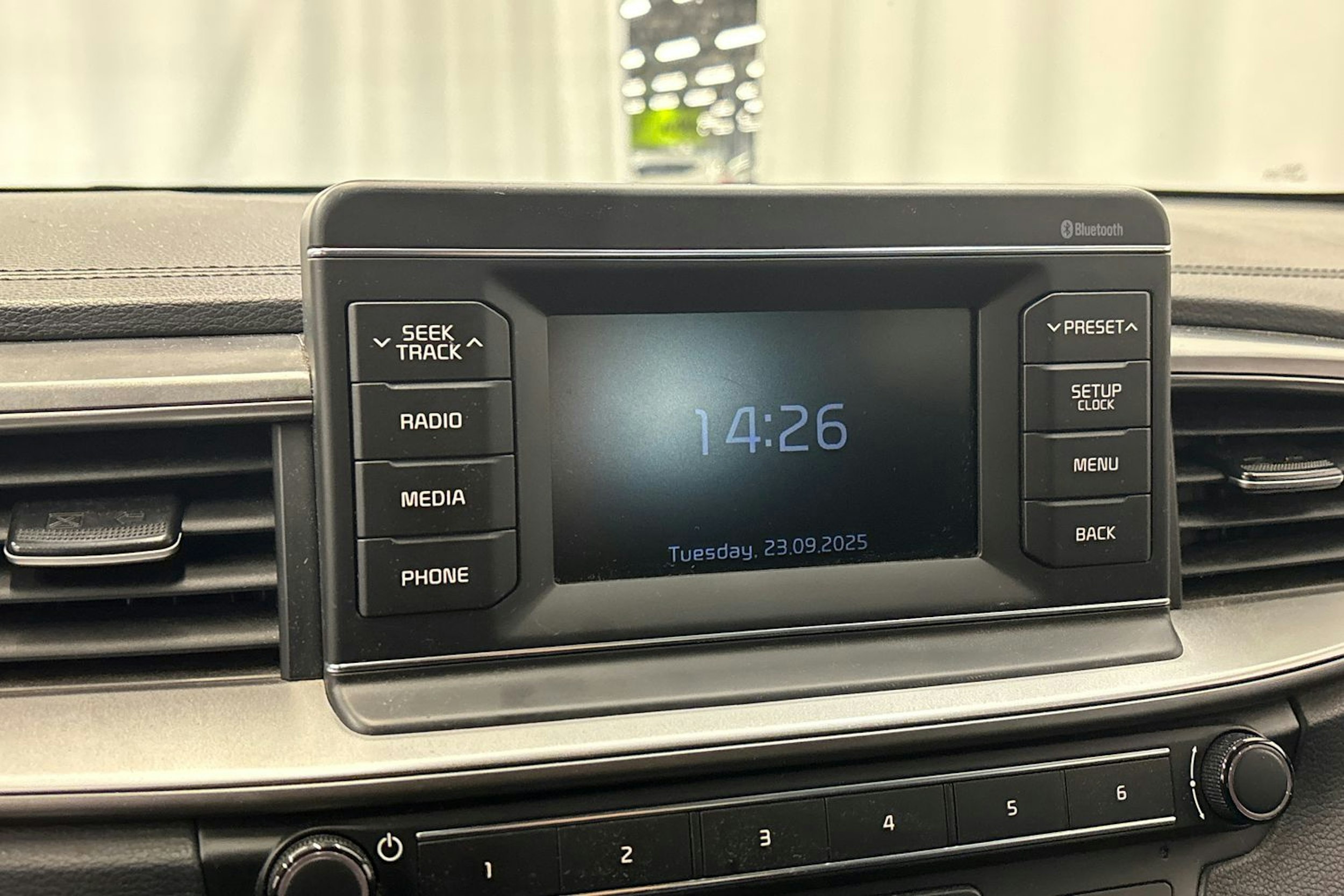 valkoinen Kia Ceed 2019 kuva 18.