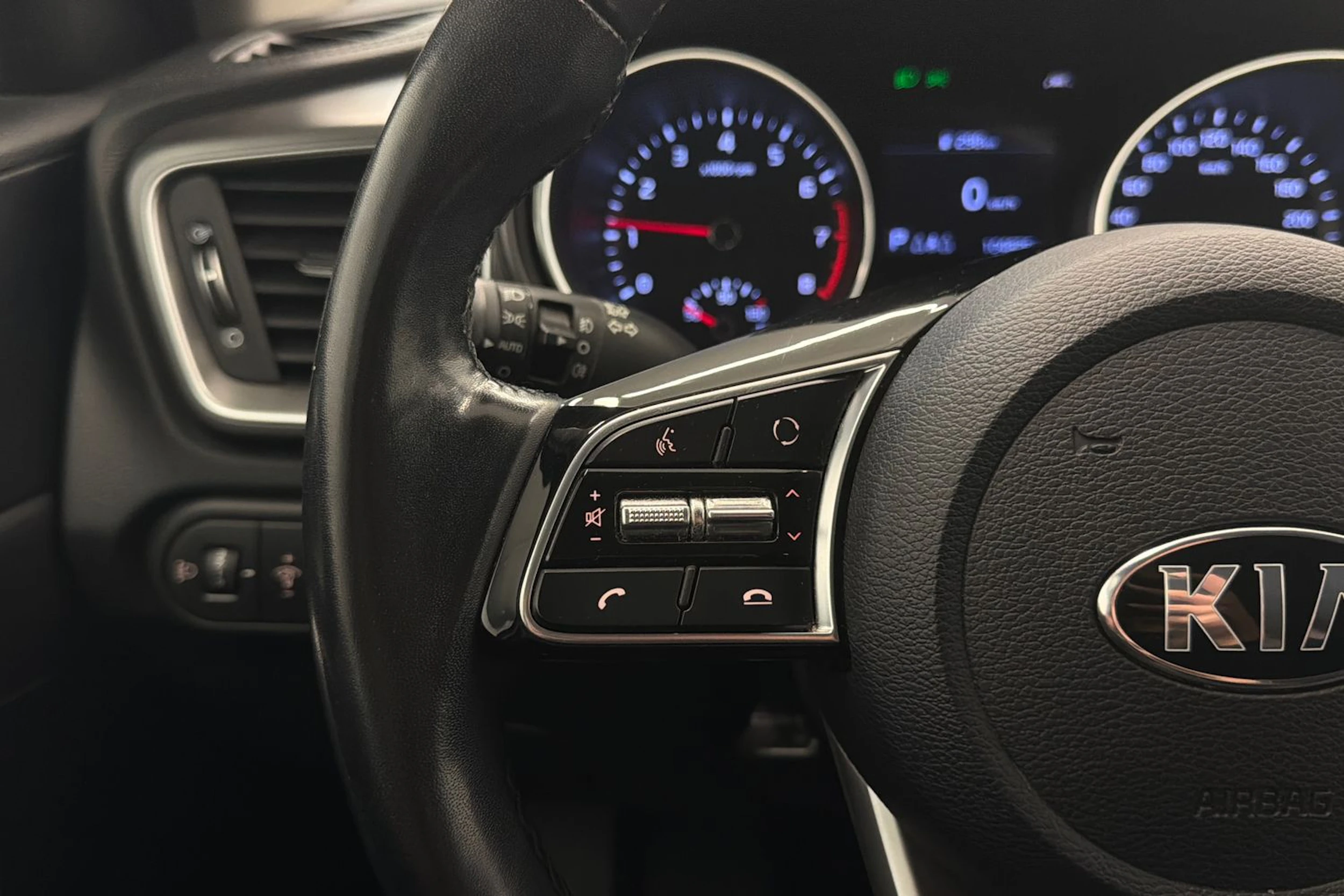 Sininen Kia Ceed 2020 kuva 14.