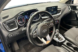 sininen Kia Ceed 2019 kuva 6.