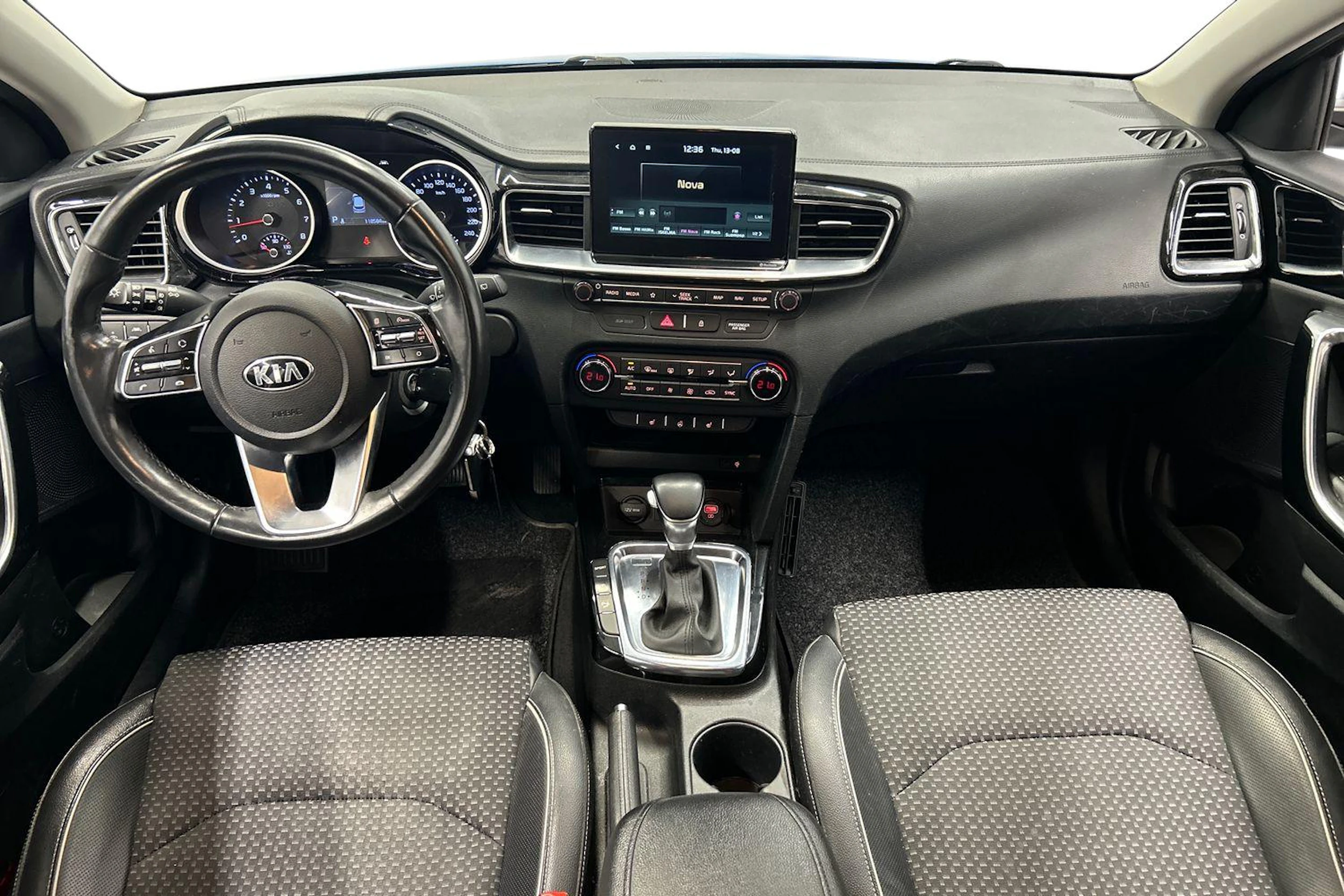 sininen Kia Ceed 2019 kuva 7.
