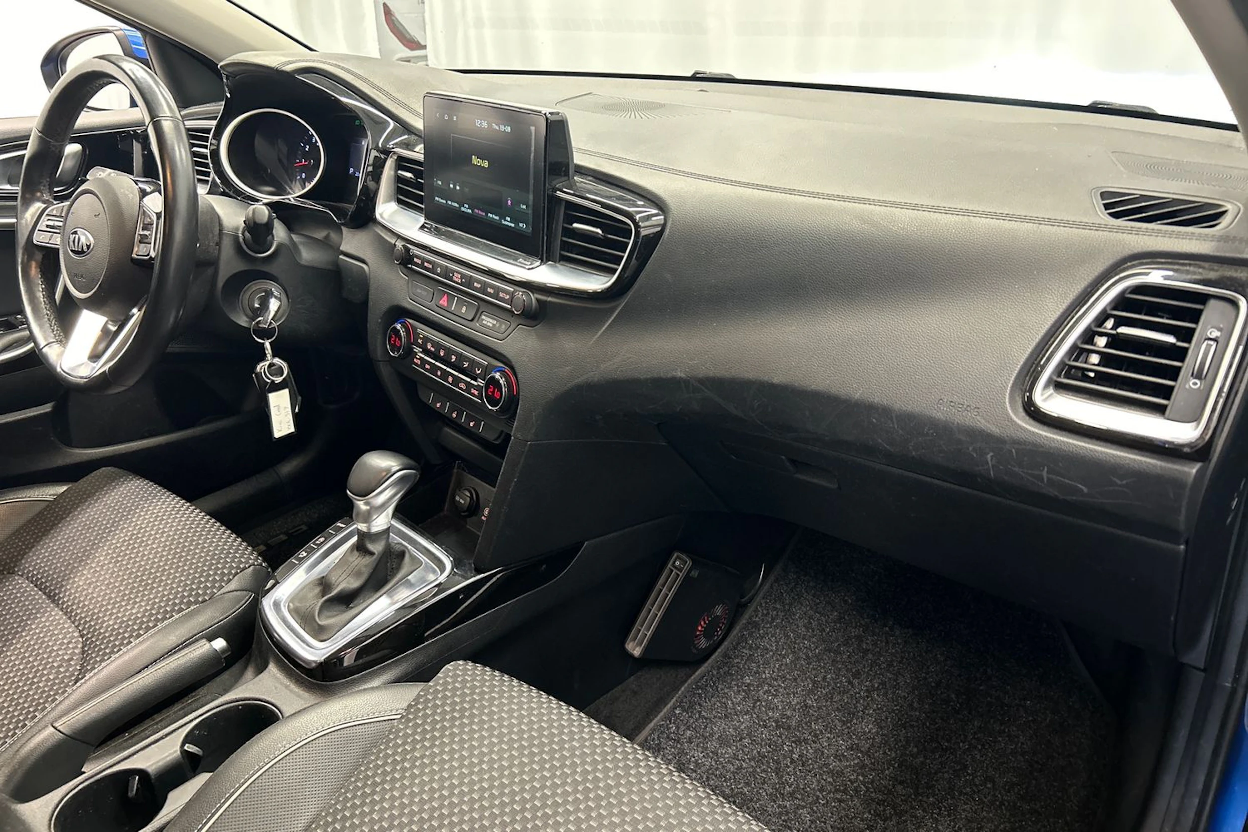 sininen Kia Ceed 2019 kuva 12.