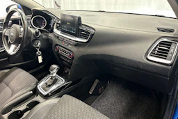 sininen Kia Ceed 2019 kuva 12.