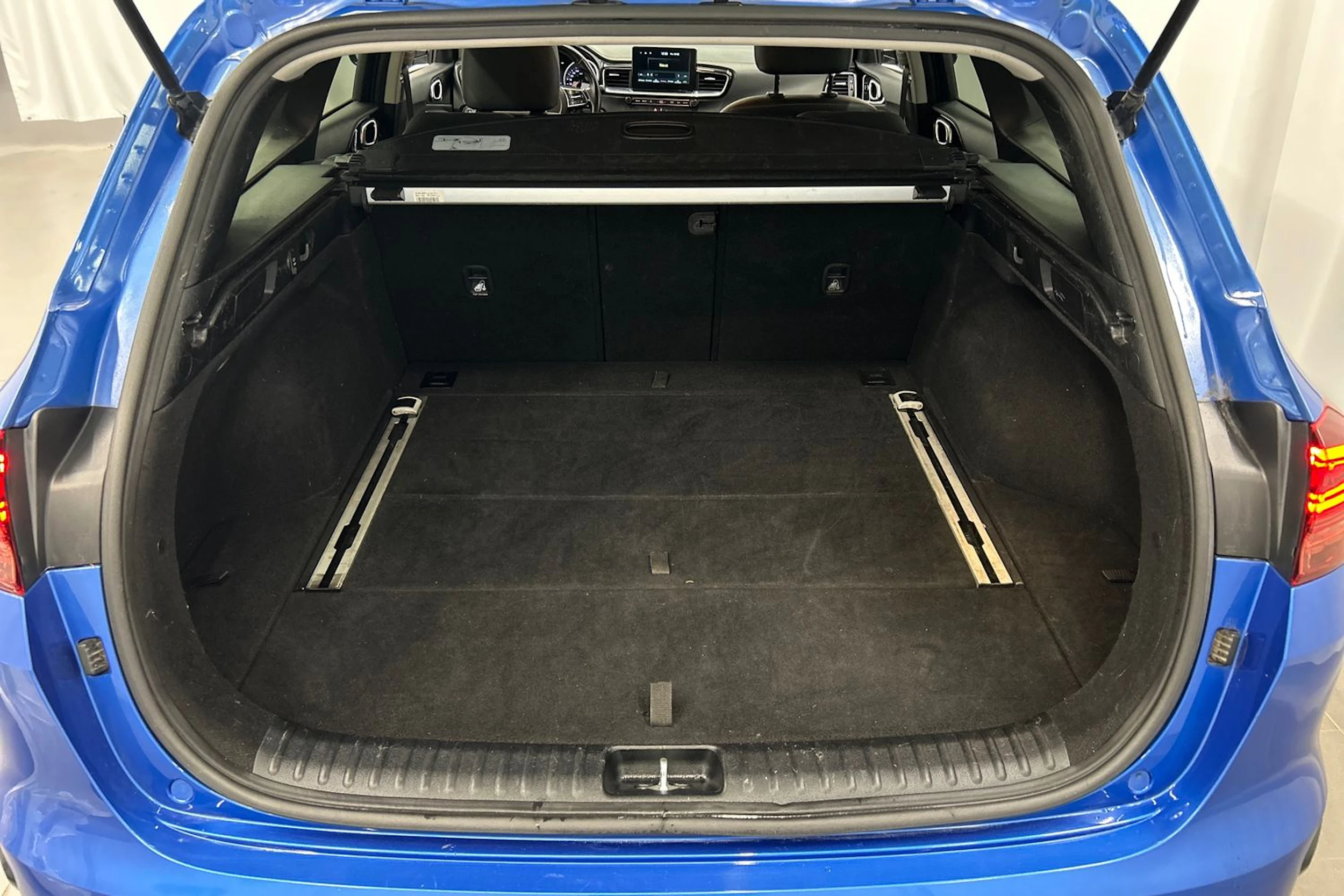 sininen Kia Ceed 2019 kuva 13.