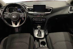 Punainen Kia Ceed 2019 kuva 7.